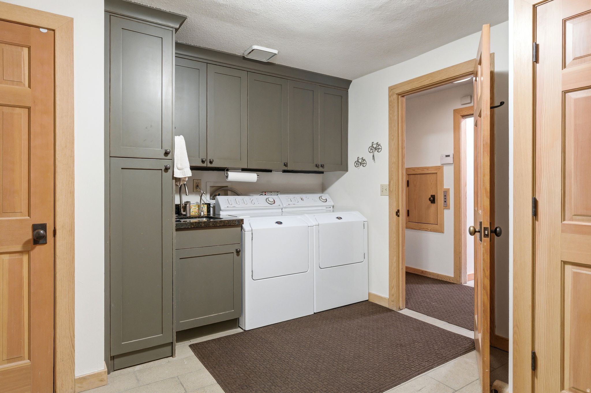 ASPEN HOLLOW CONDOS - Residential