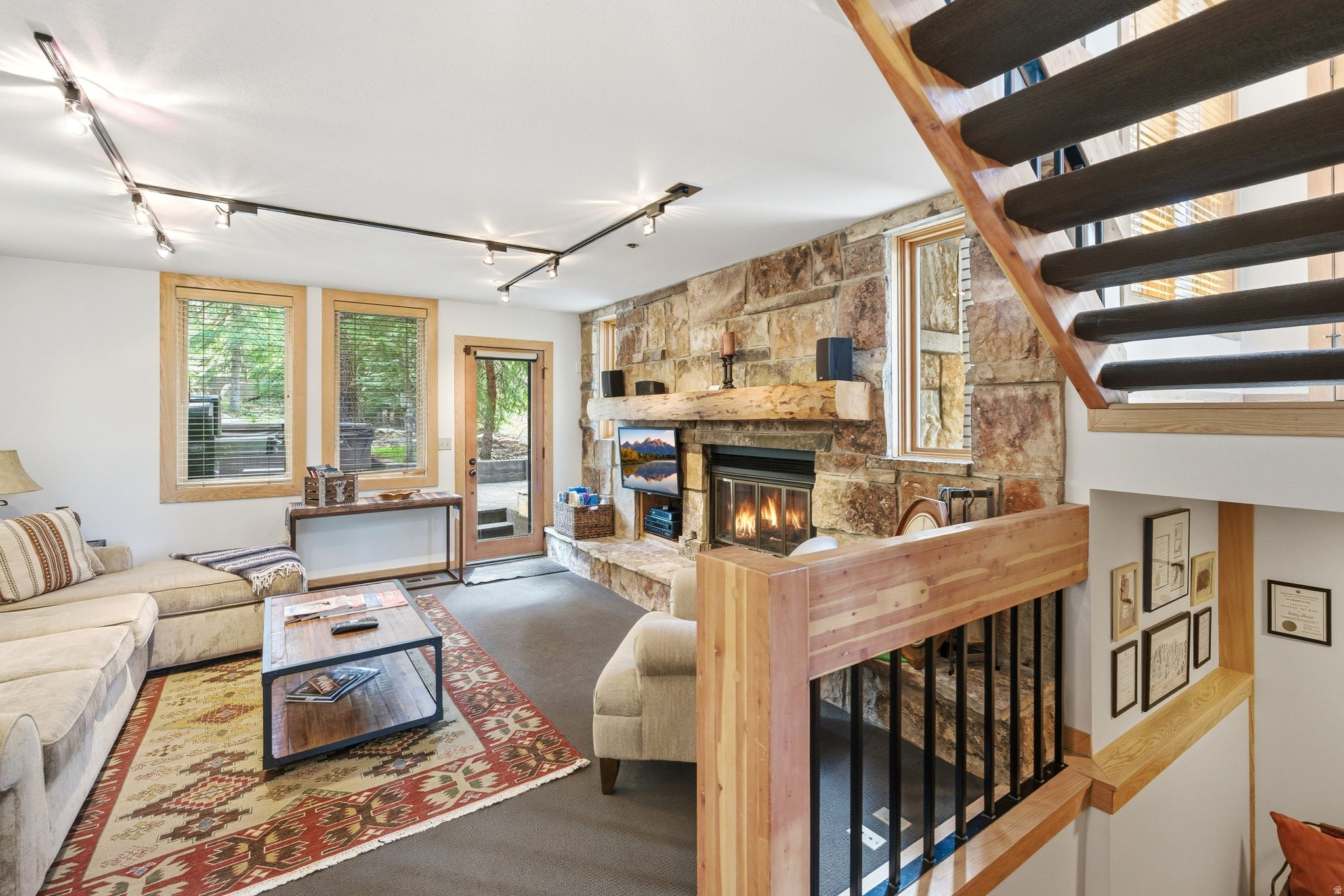 ASPEN HOLLOW CONDOS - Residential