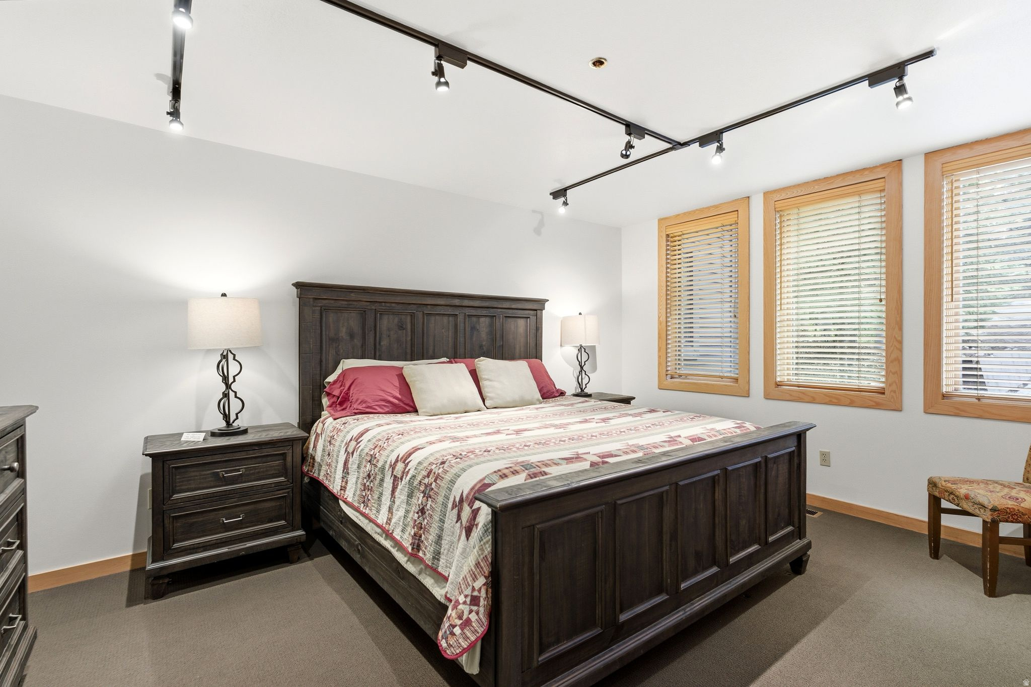 ASPEN HOLLOW CONDOS - Residential
