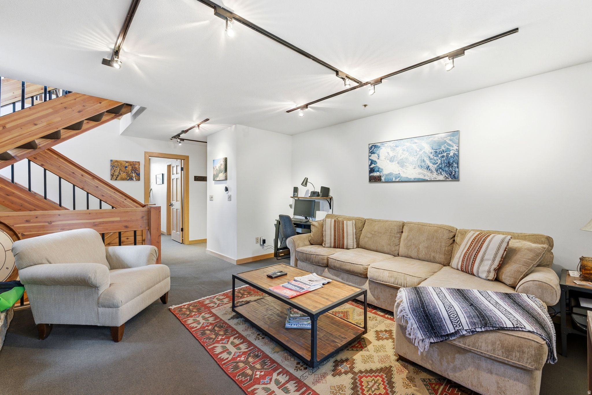 ASPEN HOLLOW CONDOS - Residential