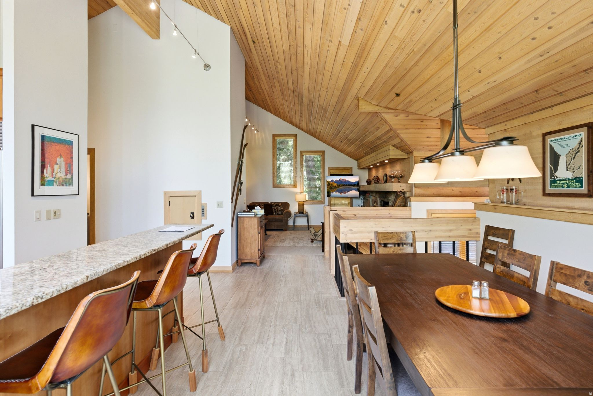 ASPEN HOLLOW CONDOS - Residential