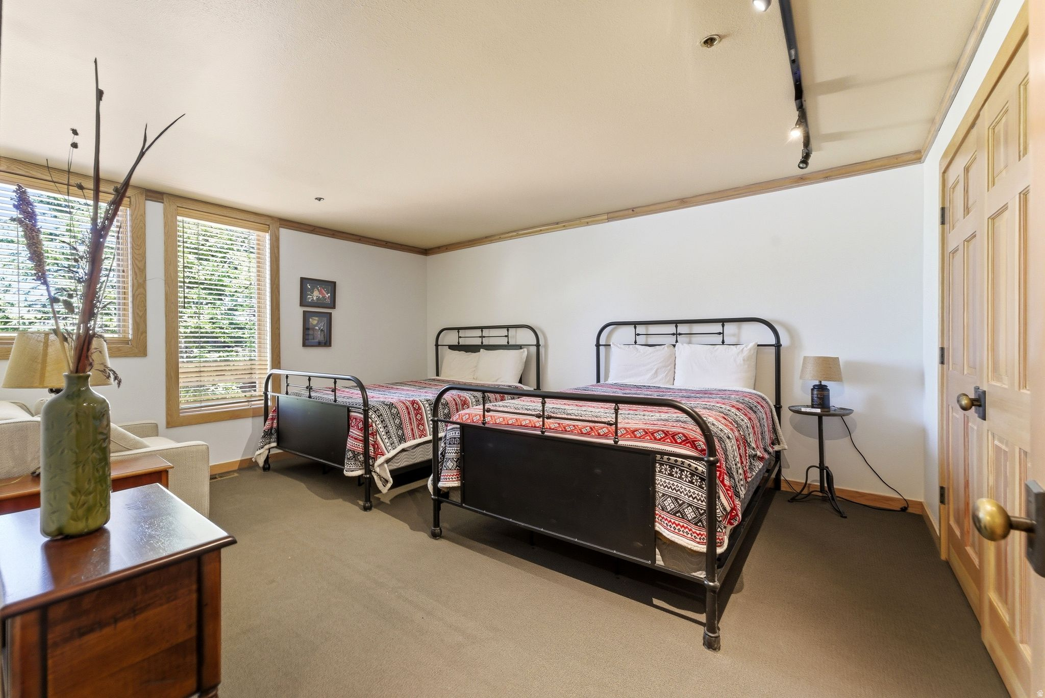 ASPEN HOLLOW CONDOS - Residential