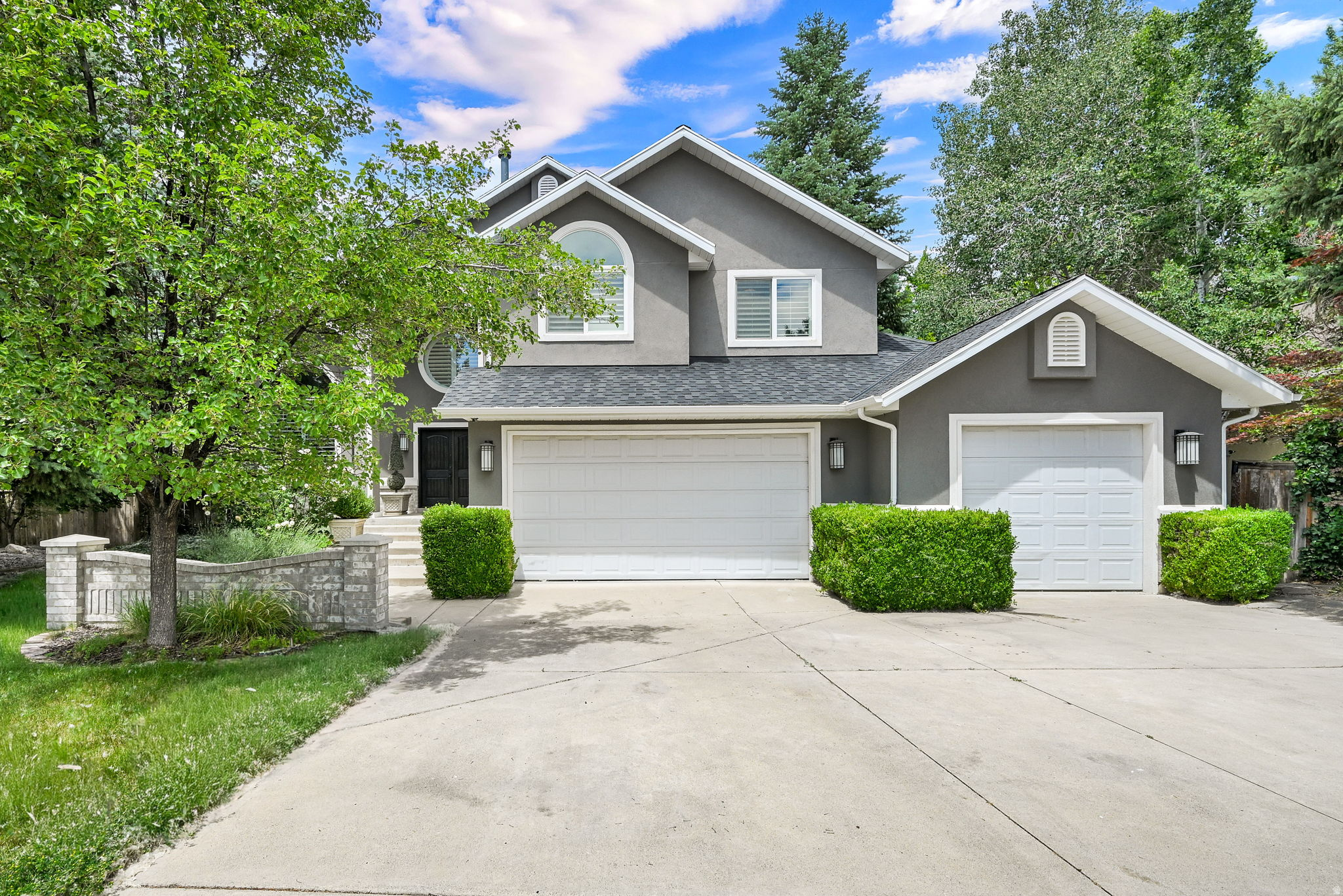 MILL HOLLOW - Residential