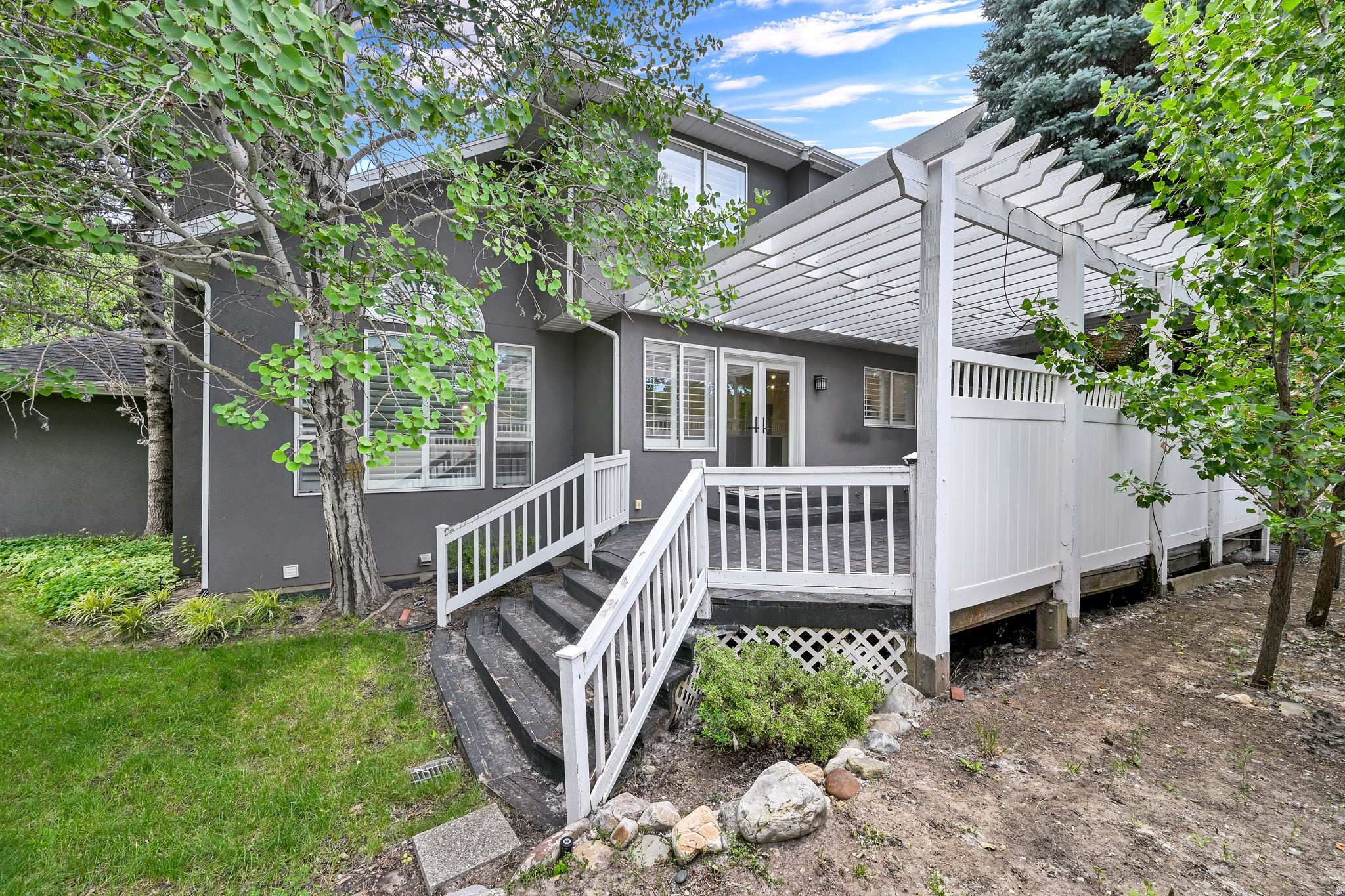 MILL HOLLOW - Residential