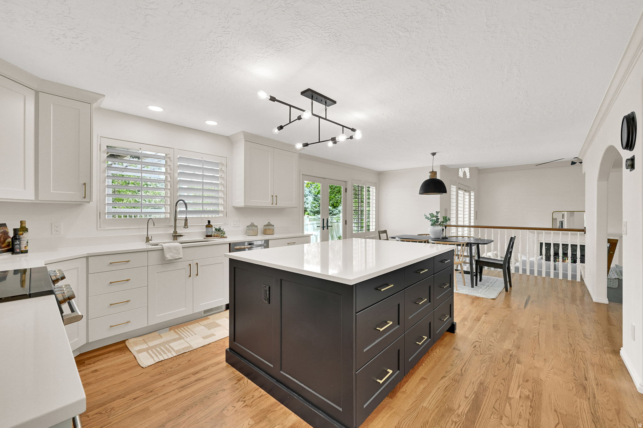 MILL HOLLOW - Residential