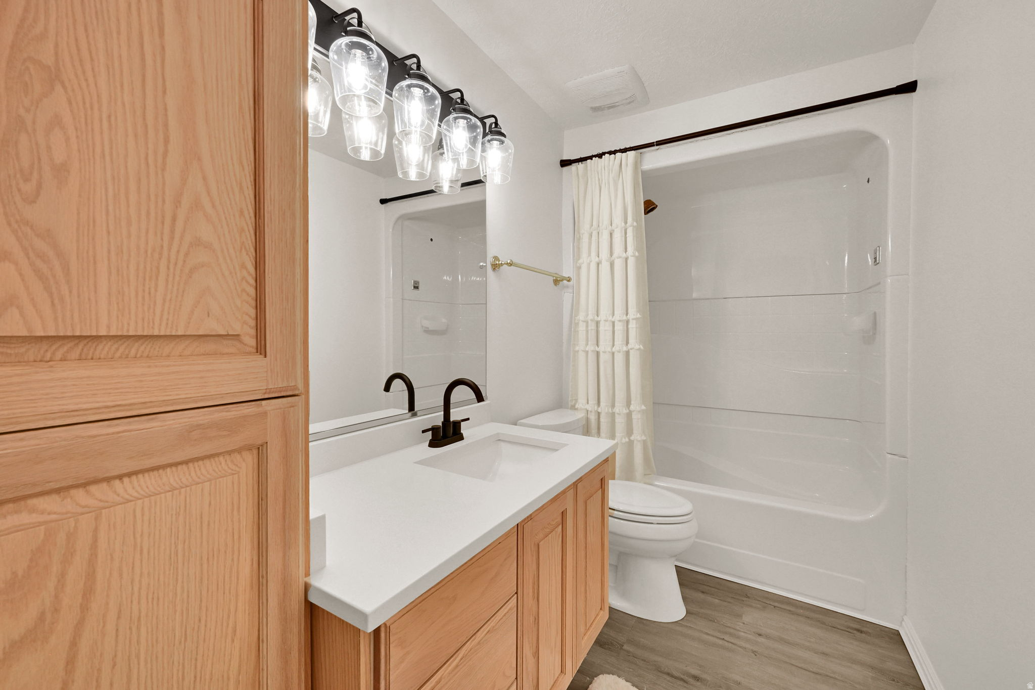 MILL HOLLOW - Residential