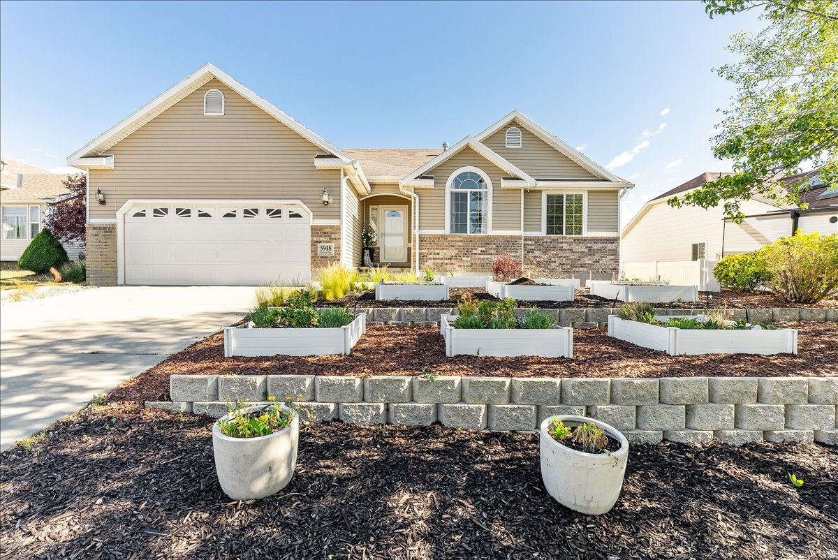DIAMOND SUMMIT UNIT 1 - Residential