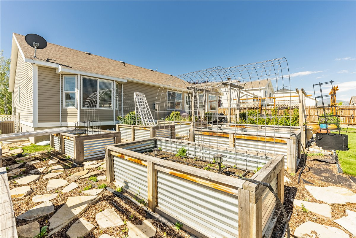 DIAMOND SUMMIT UNIT 1 - Residential