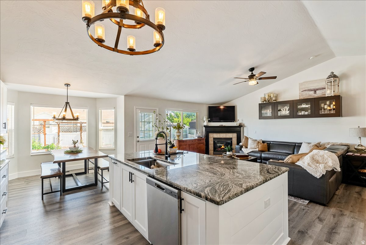 DIAMOND SUMMIT UNIT 1 - Residential
