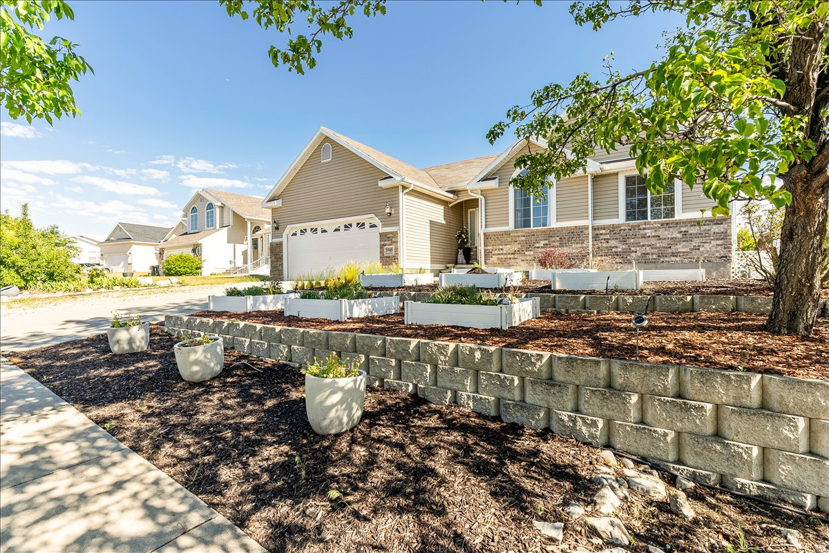 DIAMOND SUMMIT UNIT 1 - Residential