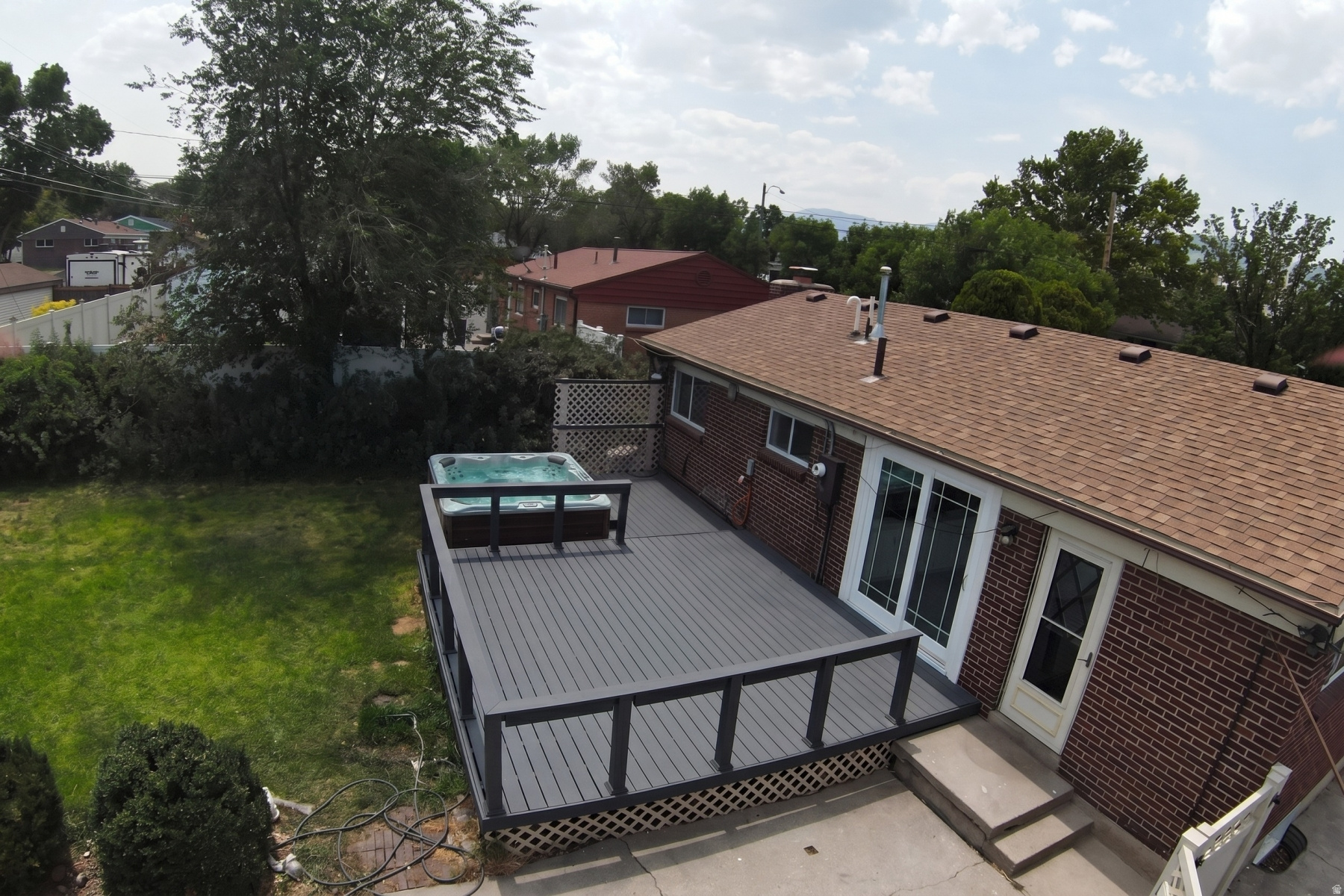 LAKE RIDGE - Residential