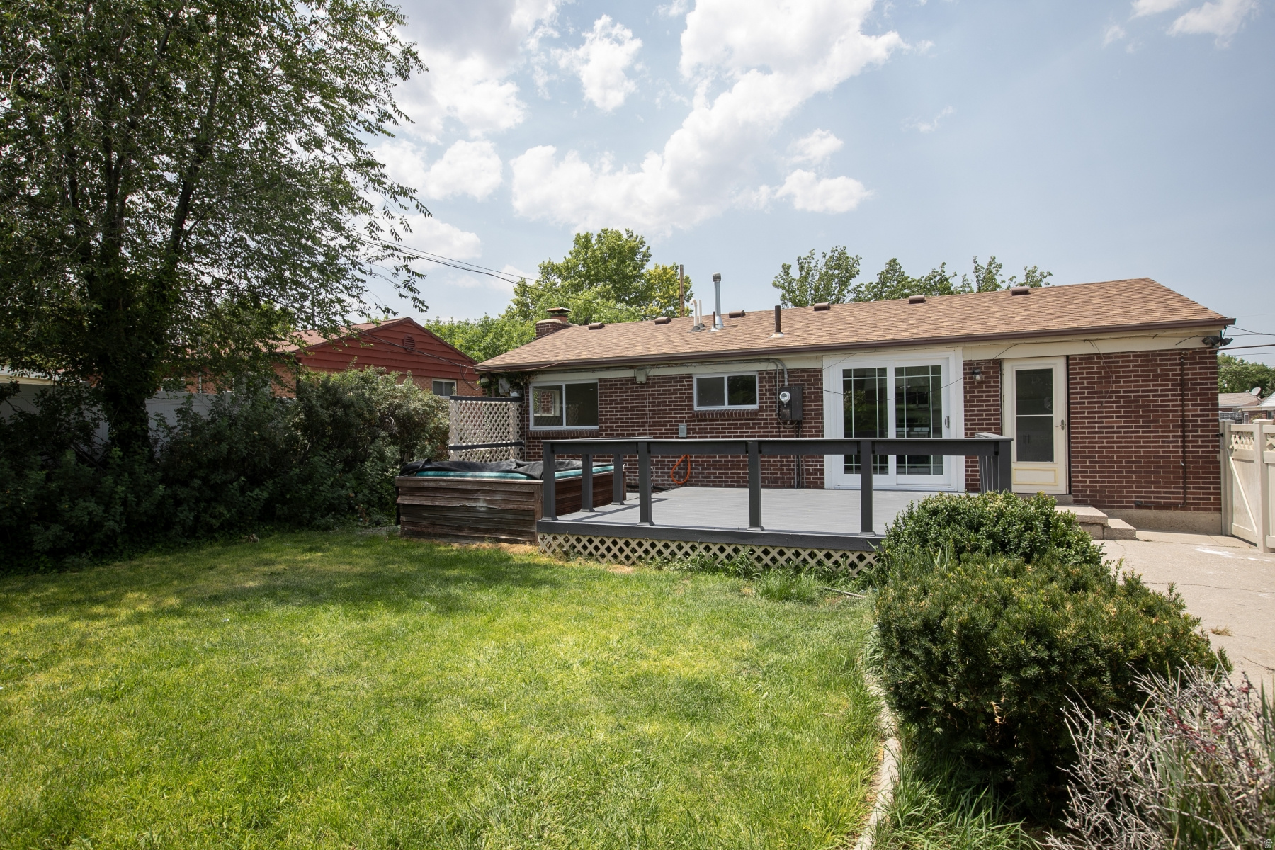 LAKE RIDGE - Residential
