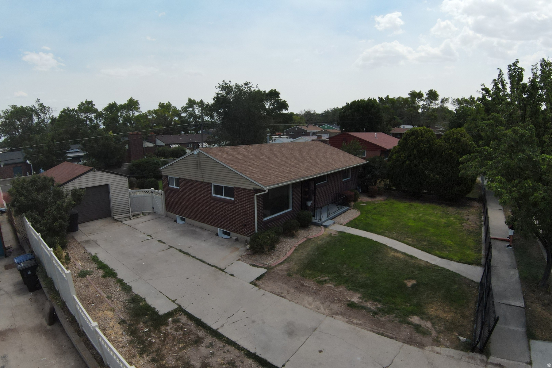 LAKE RIDGE - Residential