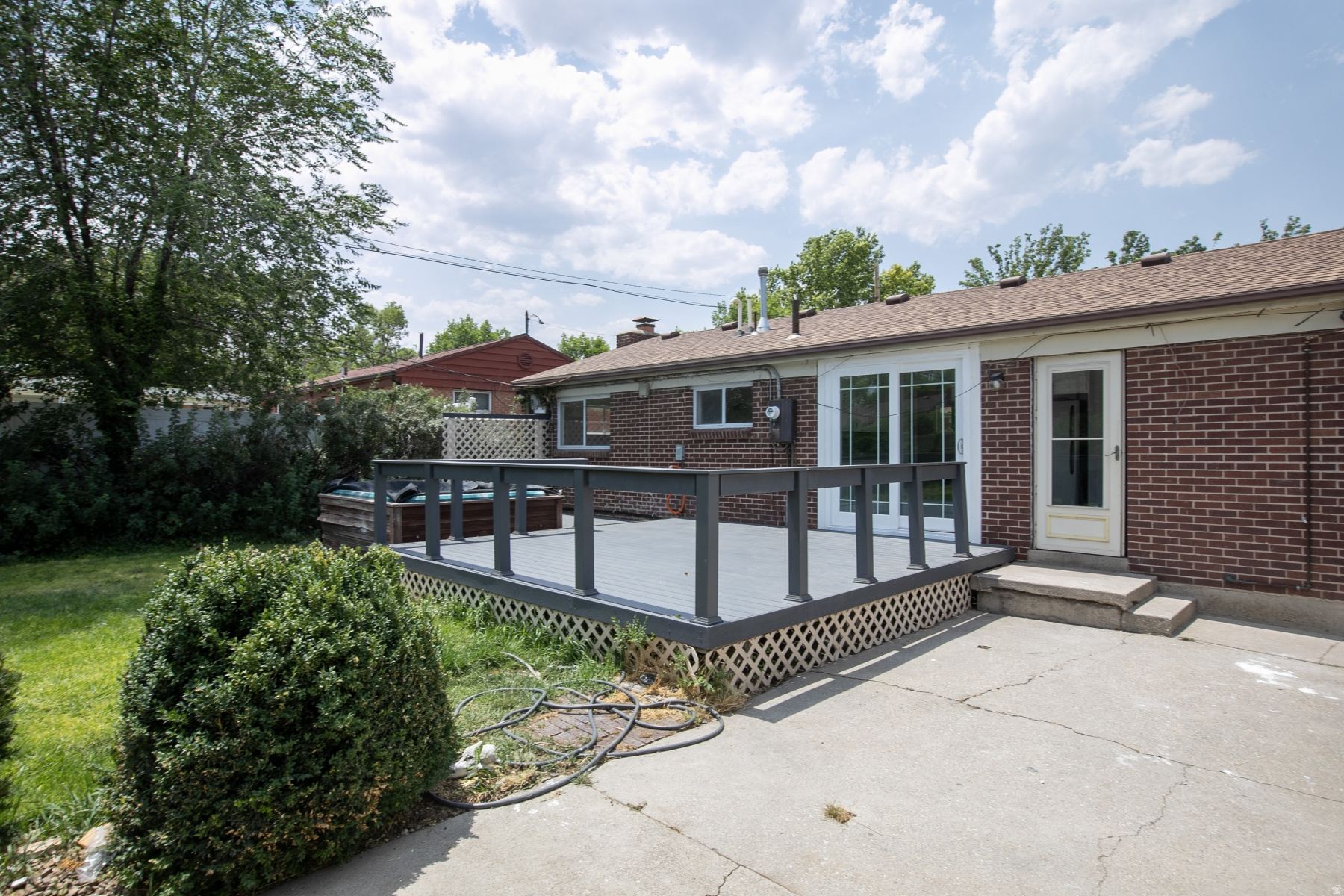 LAKE RIDGE - Residential