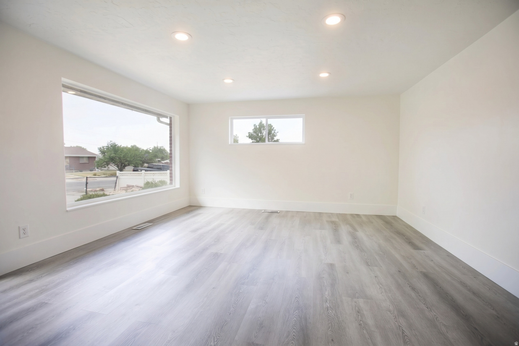 LAKE RIDGE - Residential