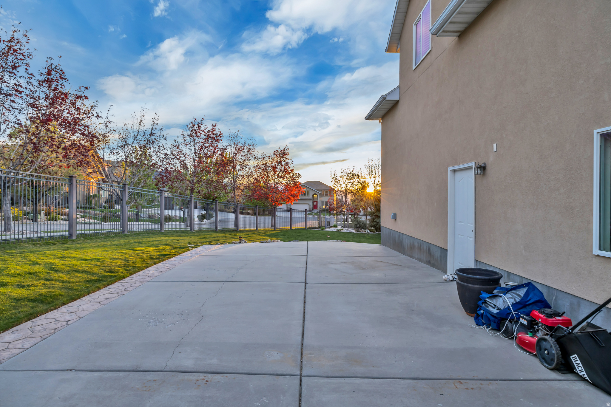 ELK RIDGE - Residential