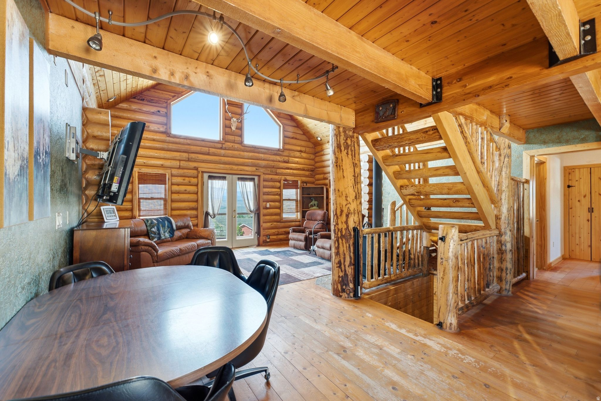 STRAWBERRY LAKEVIEW - Residential
