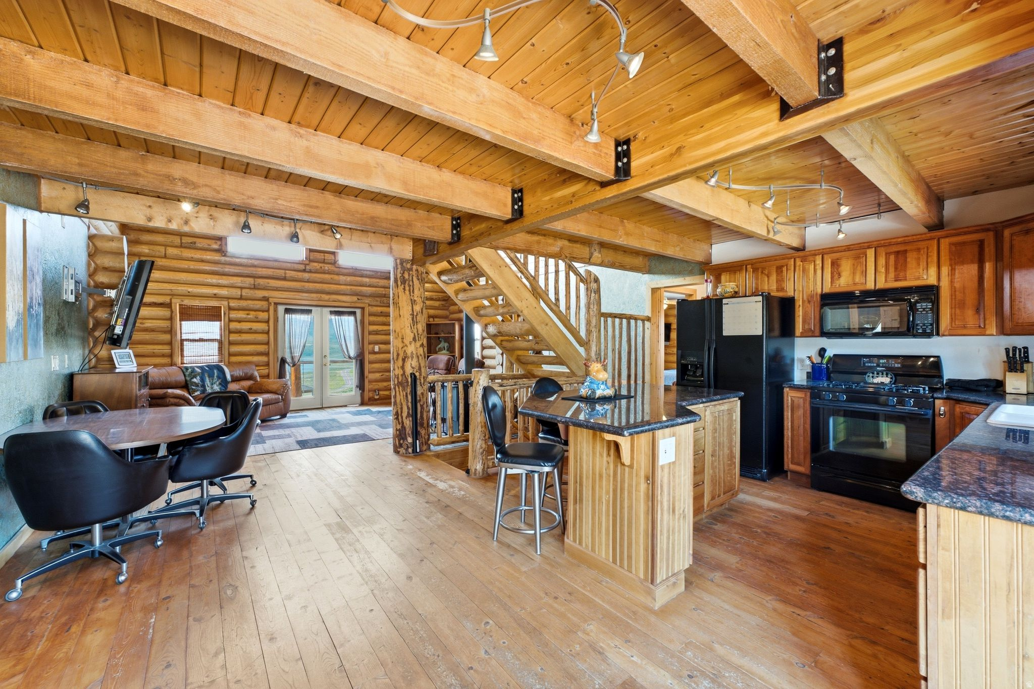 STRAWBERRY LAKEVIEW - Residential