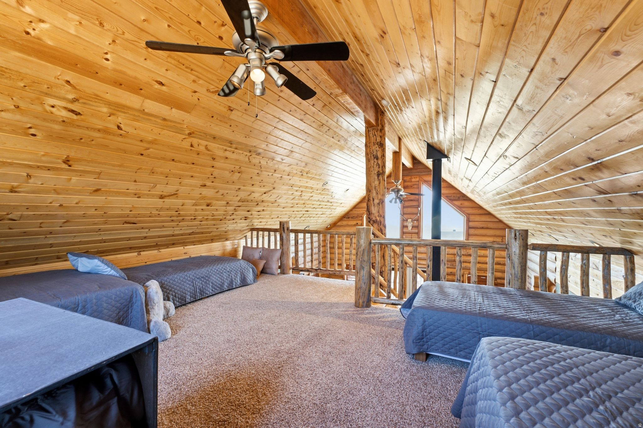 STRAWBERRY LAKEVIEW - Residential
