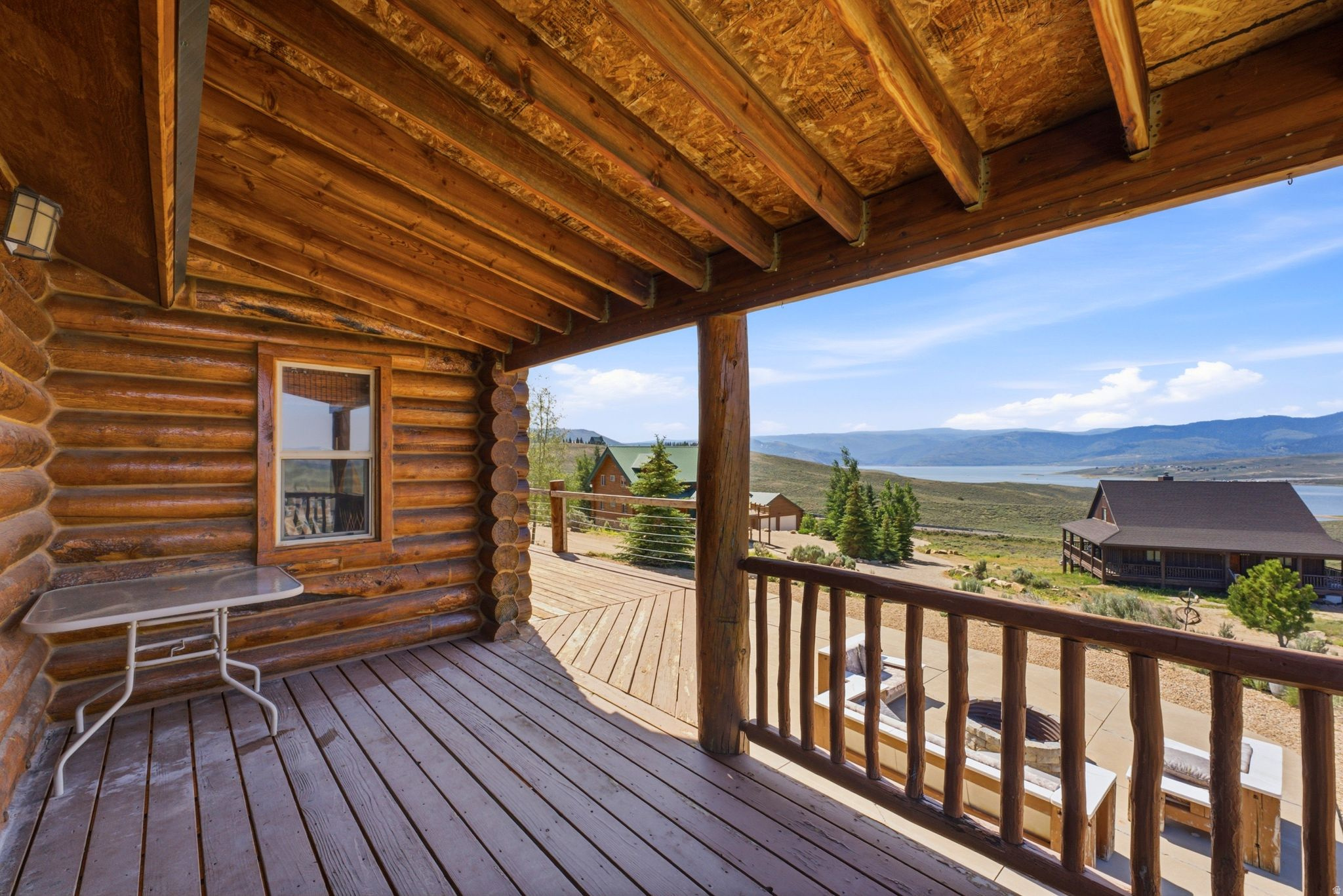 STRAWBERRY LAKEVIEW - Residential