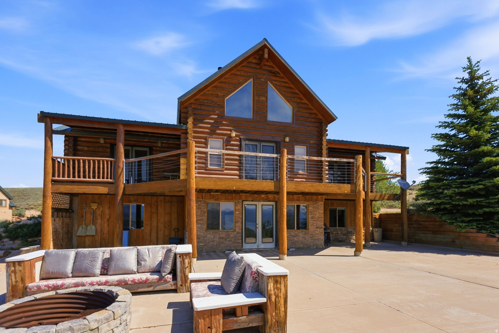 STRAWBERRY LAKEVIEW - Residential