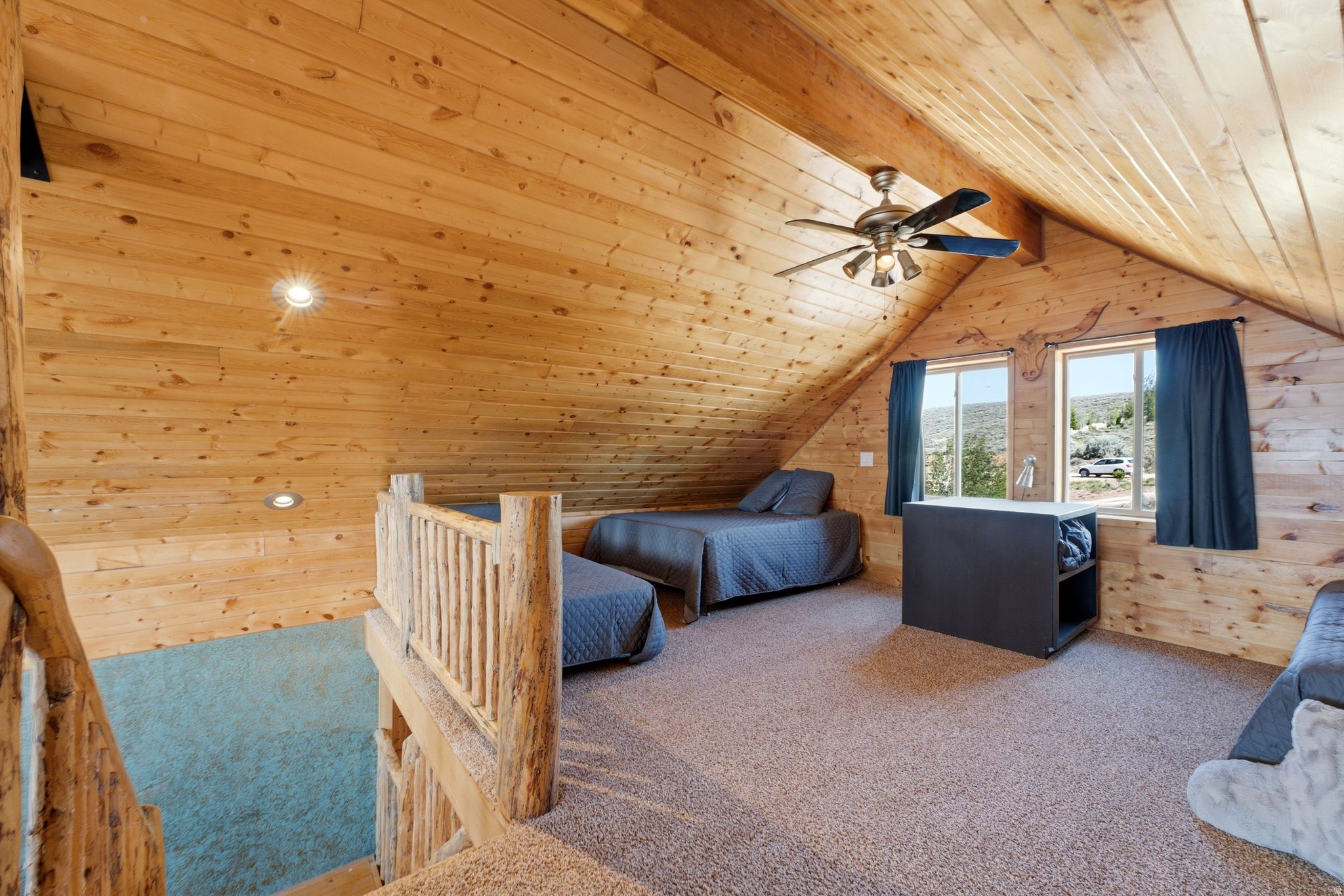 STRAWBERRY LAKEVIEW - Residential