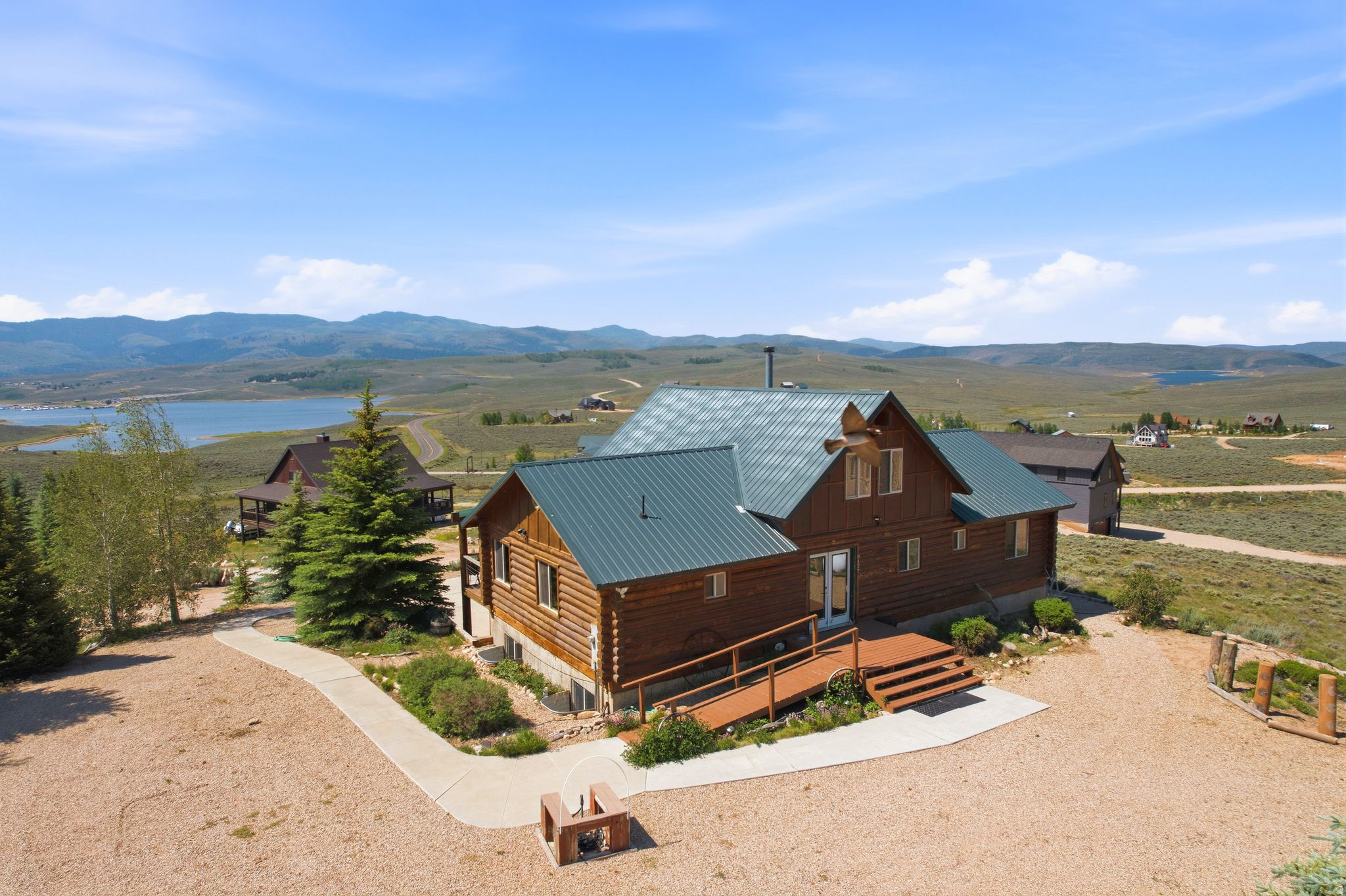 STRAWBERRY LAKEVIEW - Residential