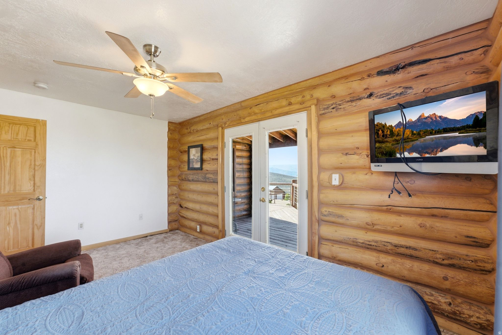 STRAWBERRY LAKEVIEW - Residential