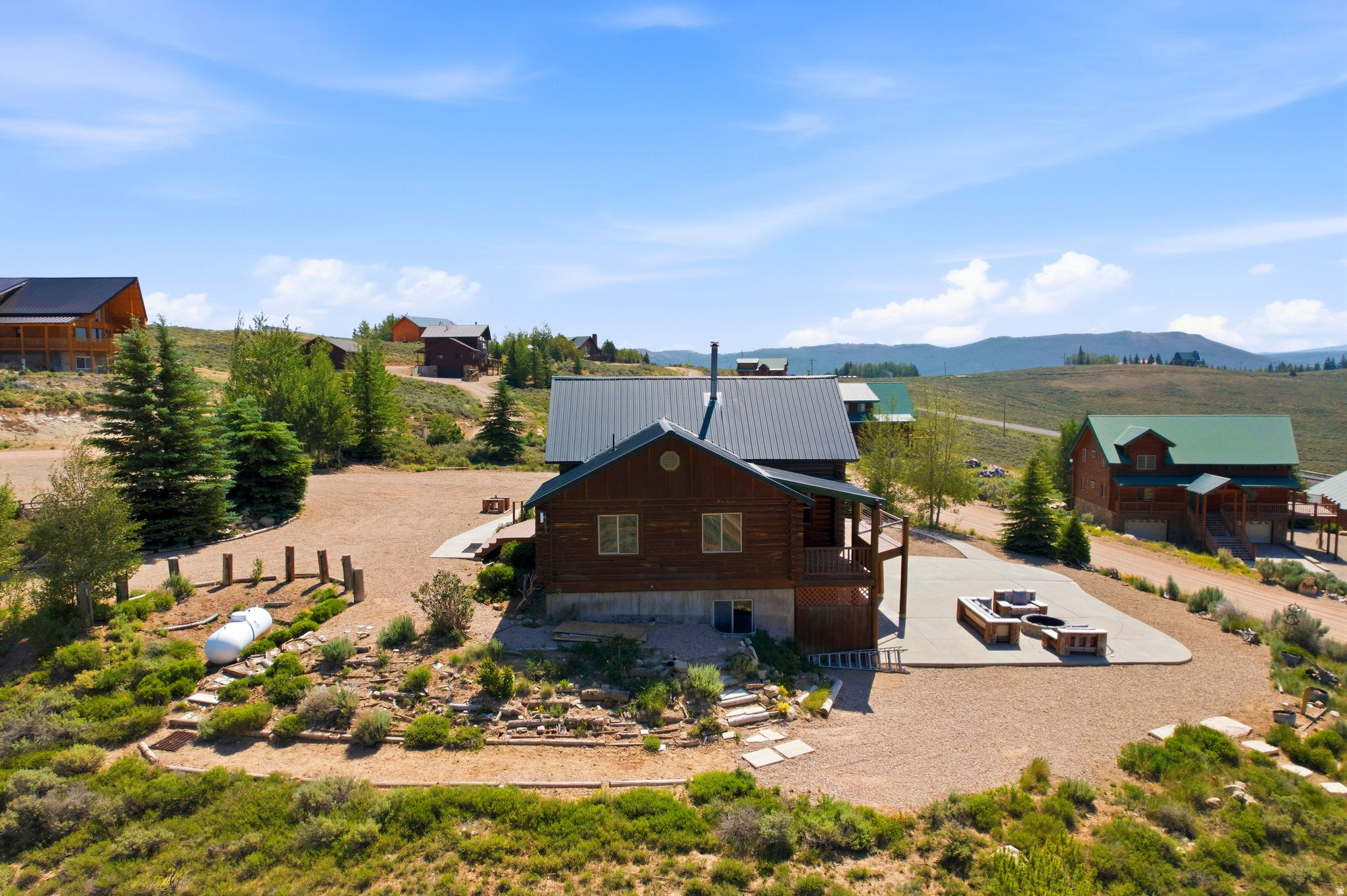 STRAWBERRY LAKEVIEW - Residential