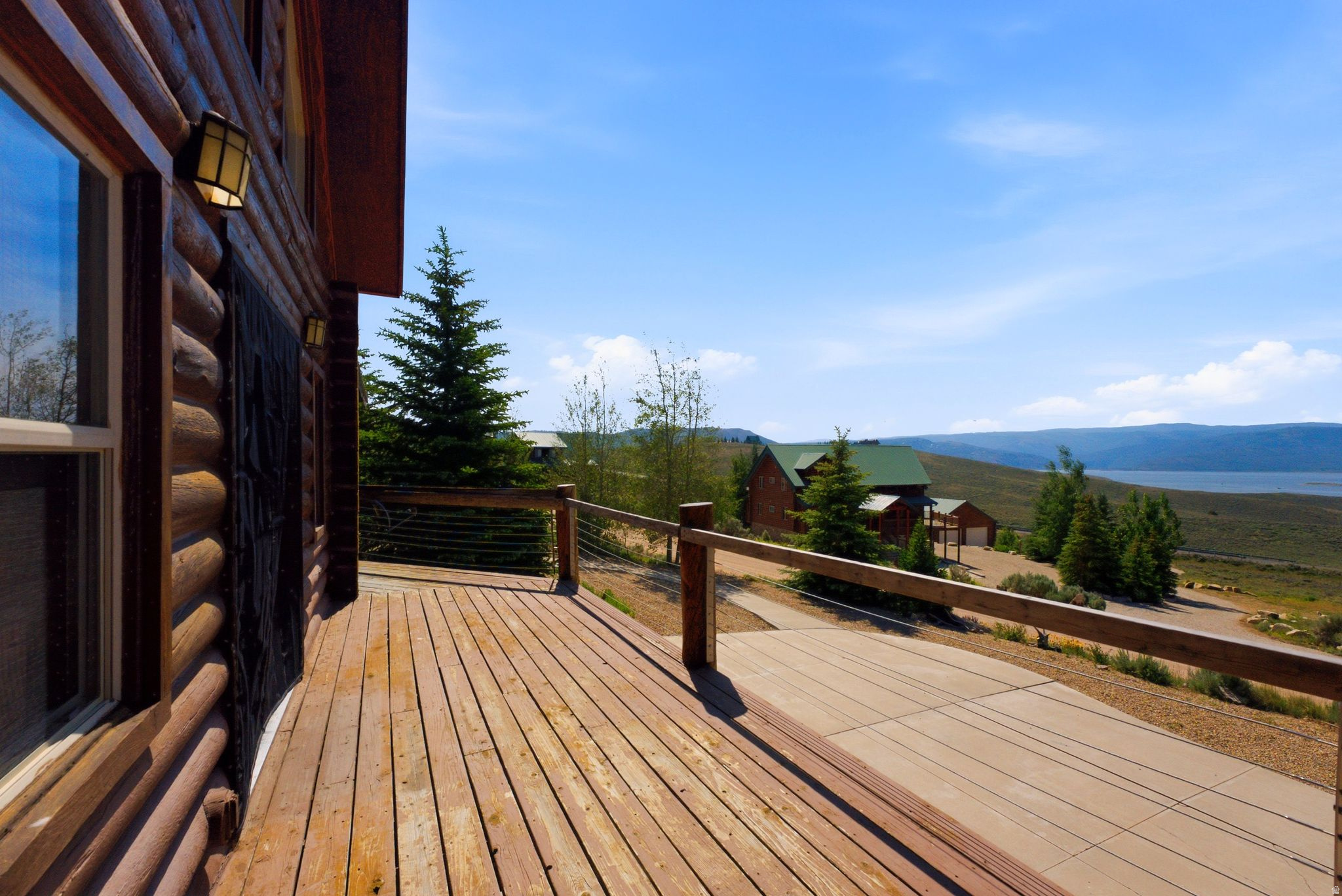 STRAWBERRY LAKEVIEW - Residential