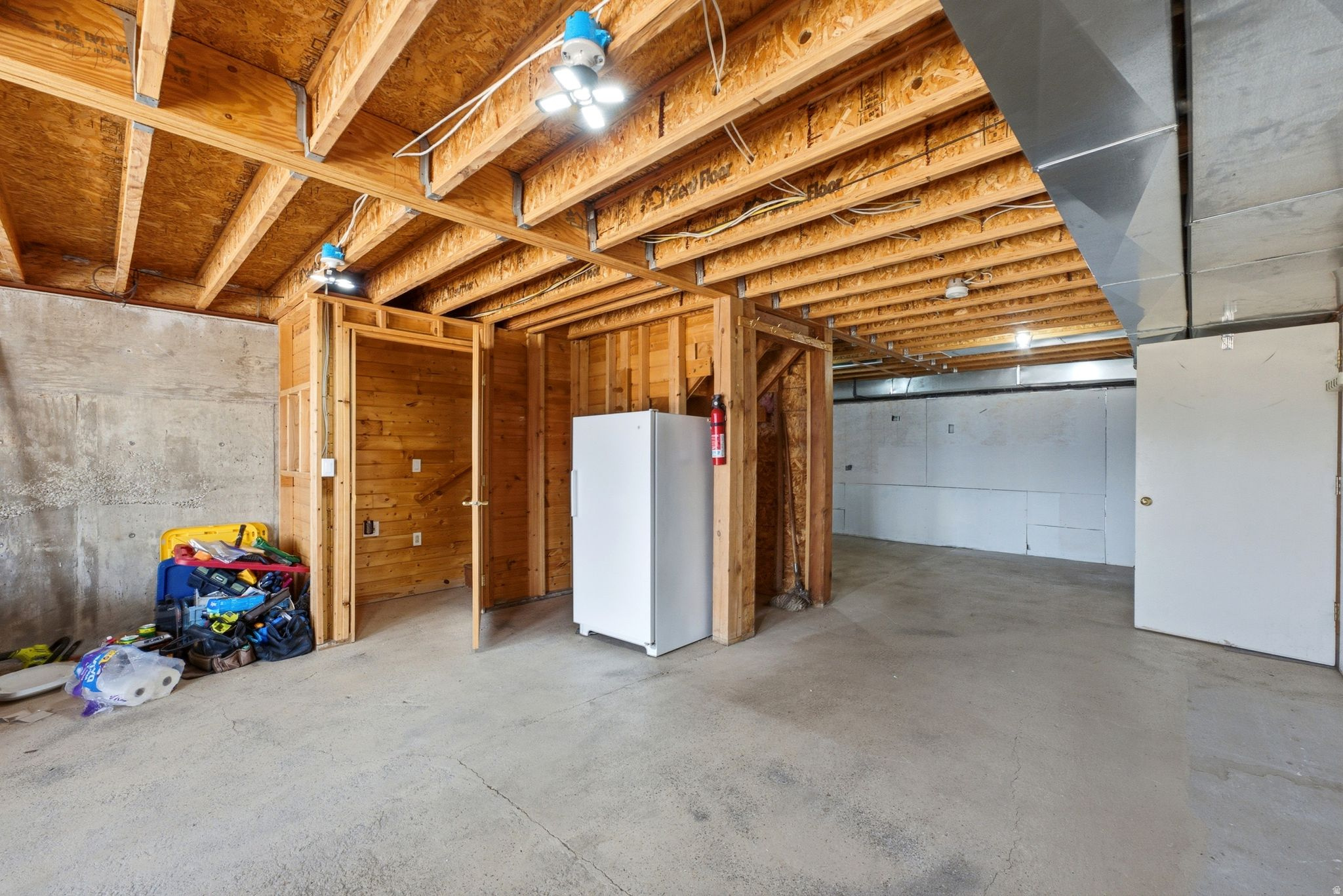 STRAWBERRY LAKEVIEW - Residential