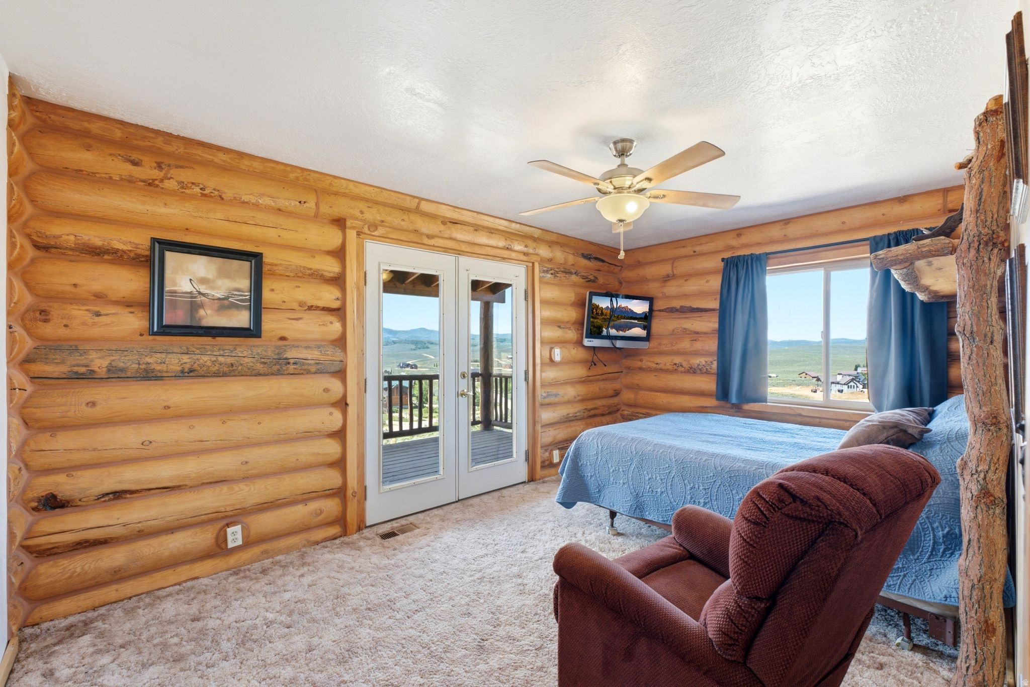 STRAWBERRY LAKEVIEW - Residential
