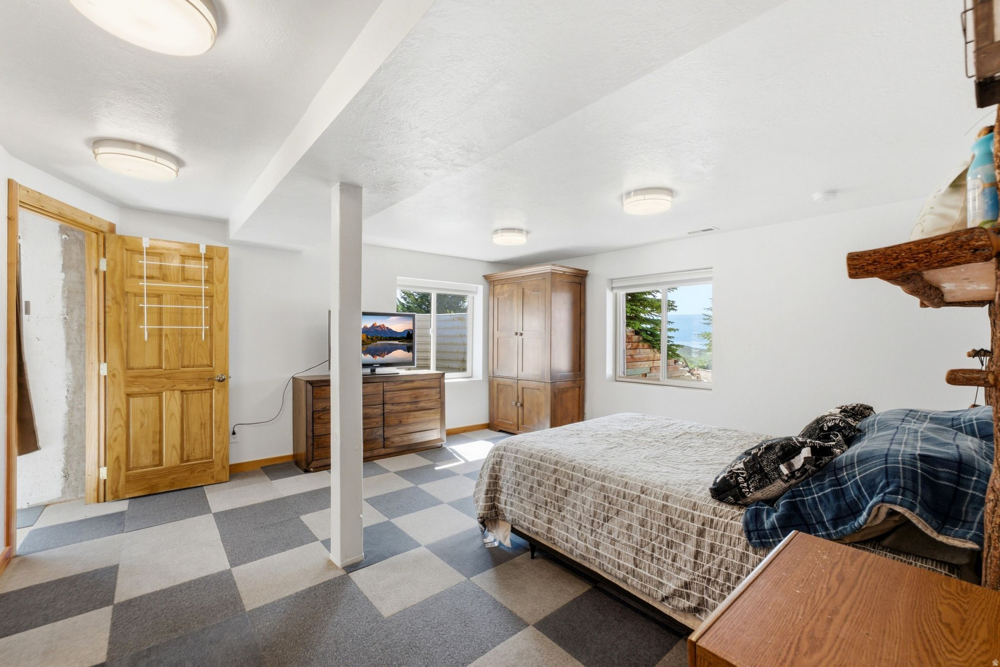 STRAWBERRY LAKEVIEW - Residential