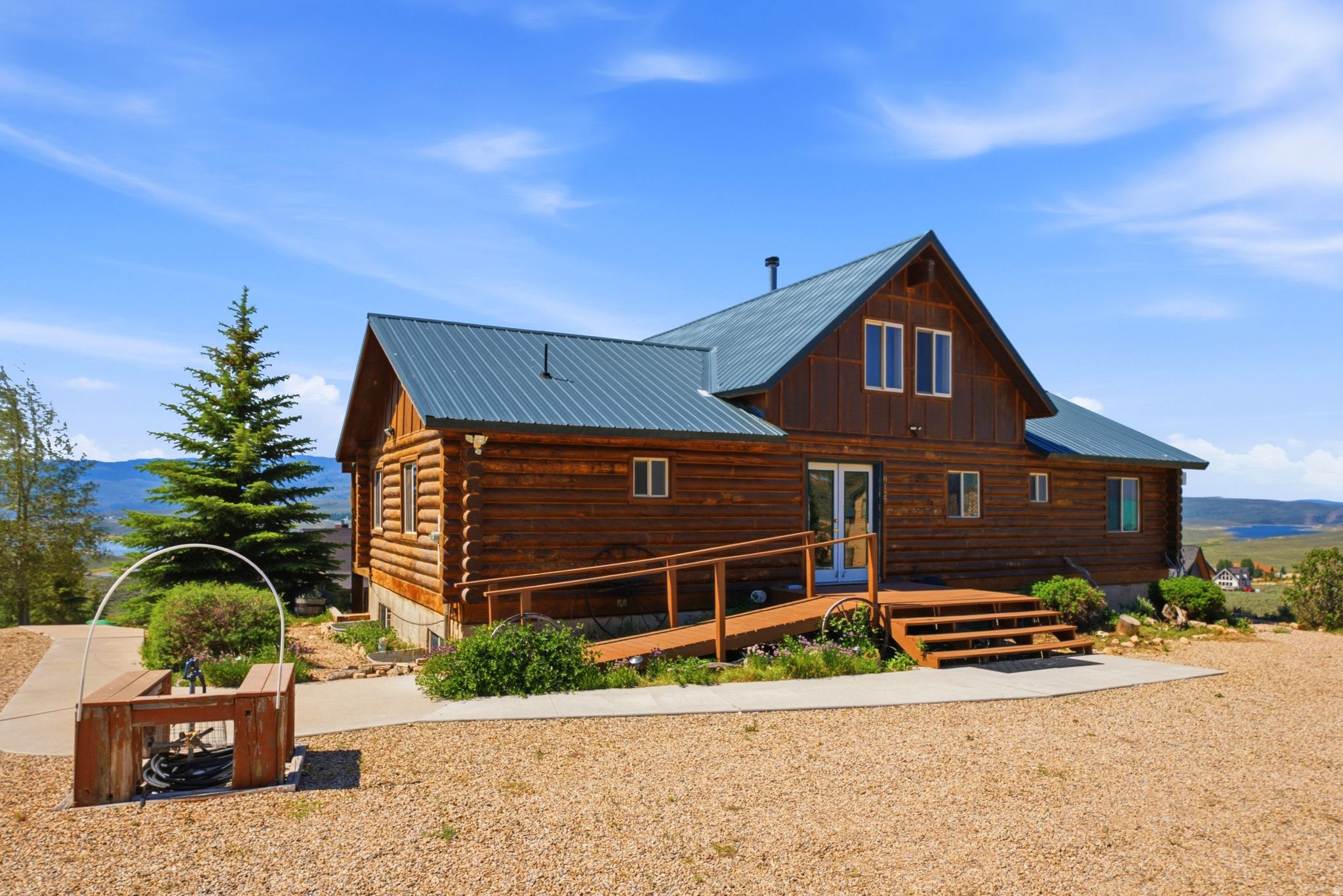 STRAWBERRY LAKEVIEW - Residential