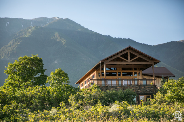 SUMMIT CREEK - Land