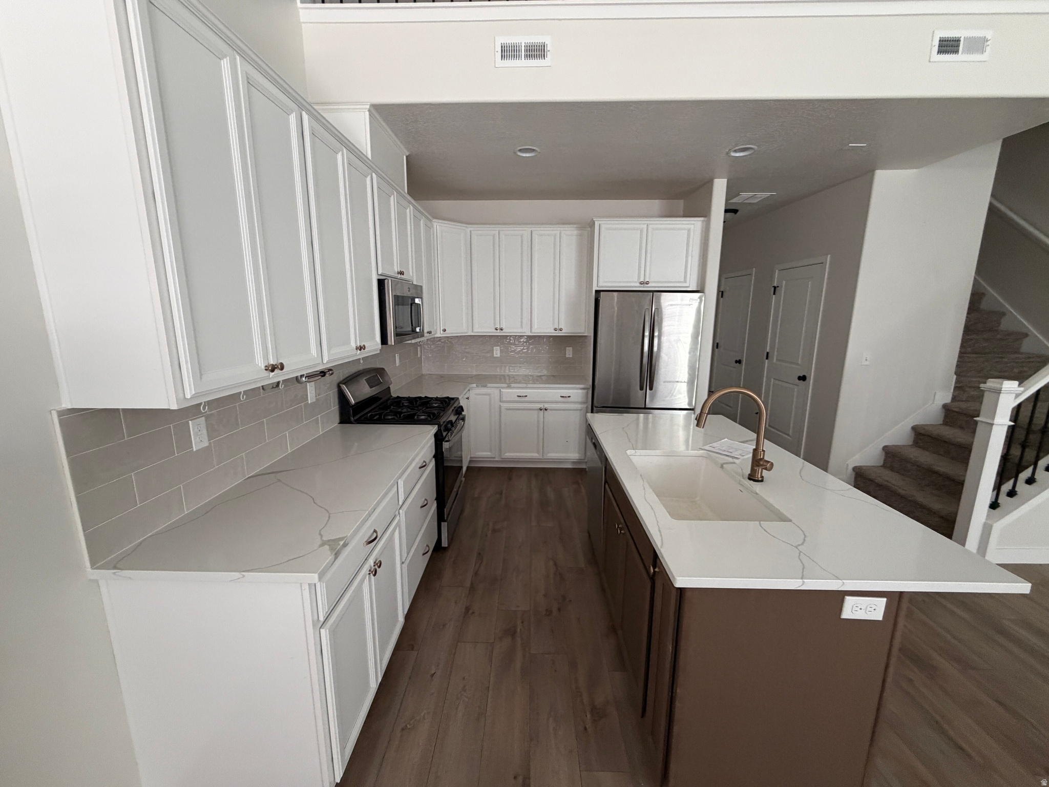 SALT POINT - Residential