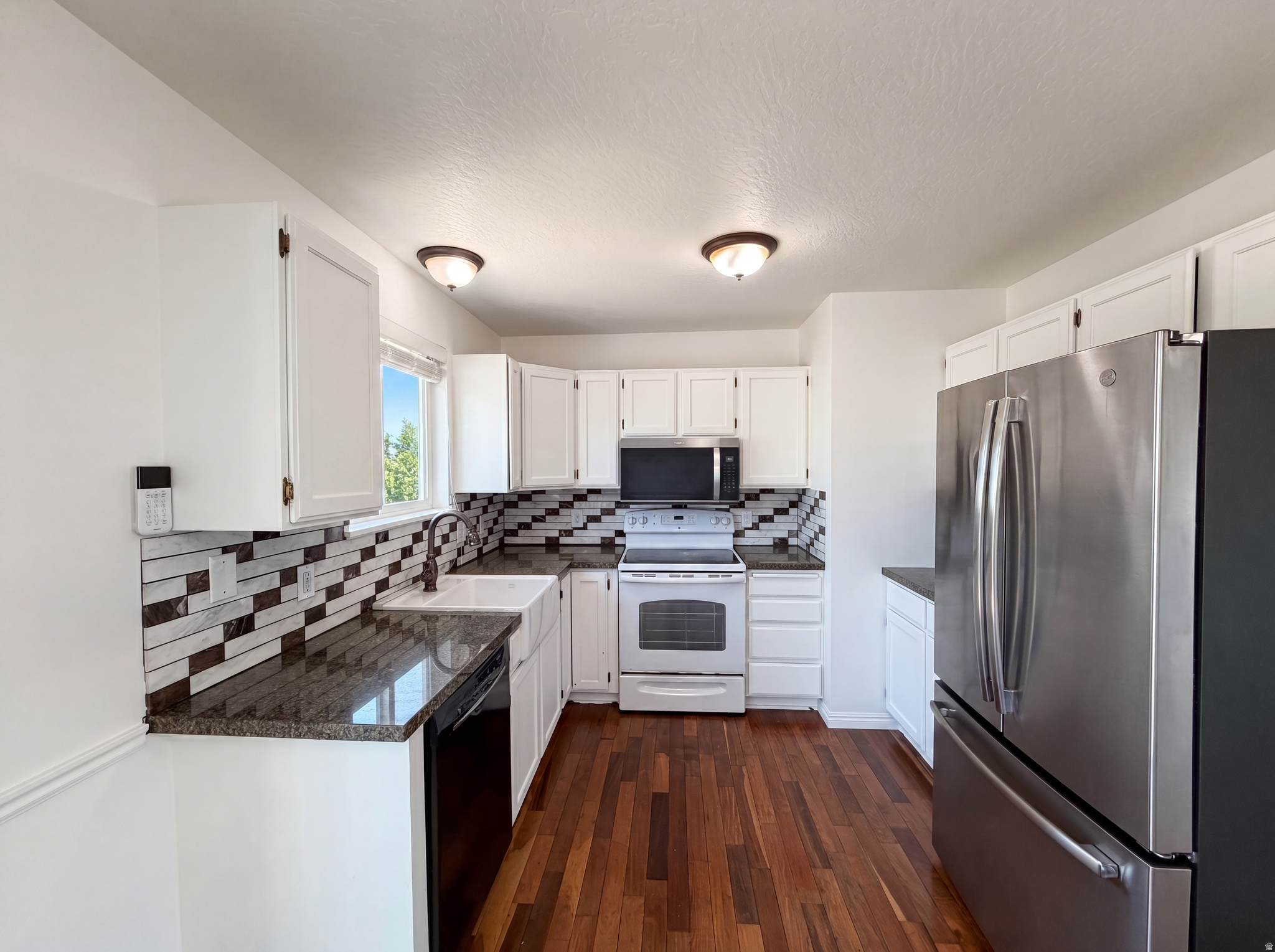CREEKWOOD - Residential