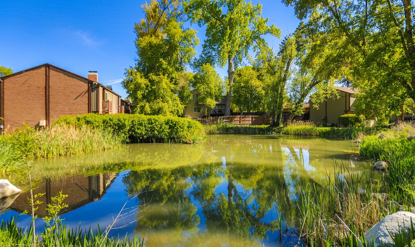 WILLOWS CONDM - Residential