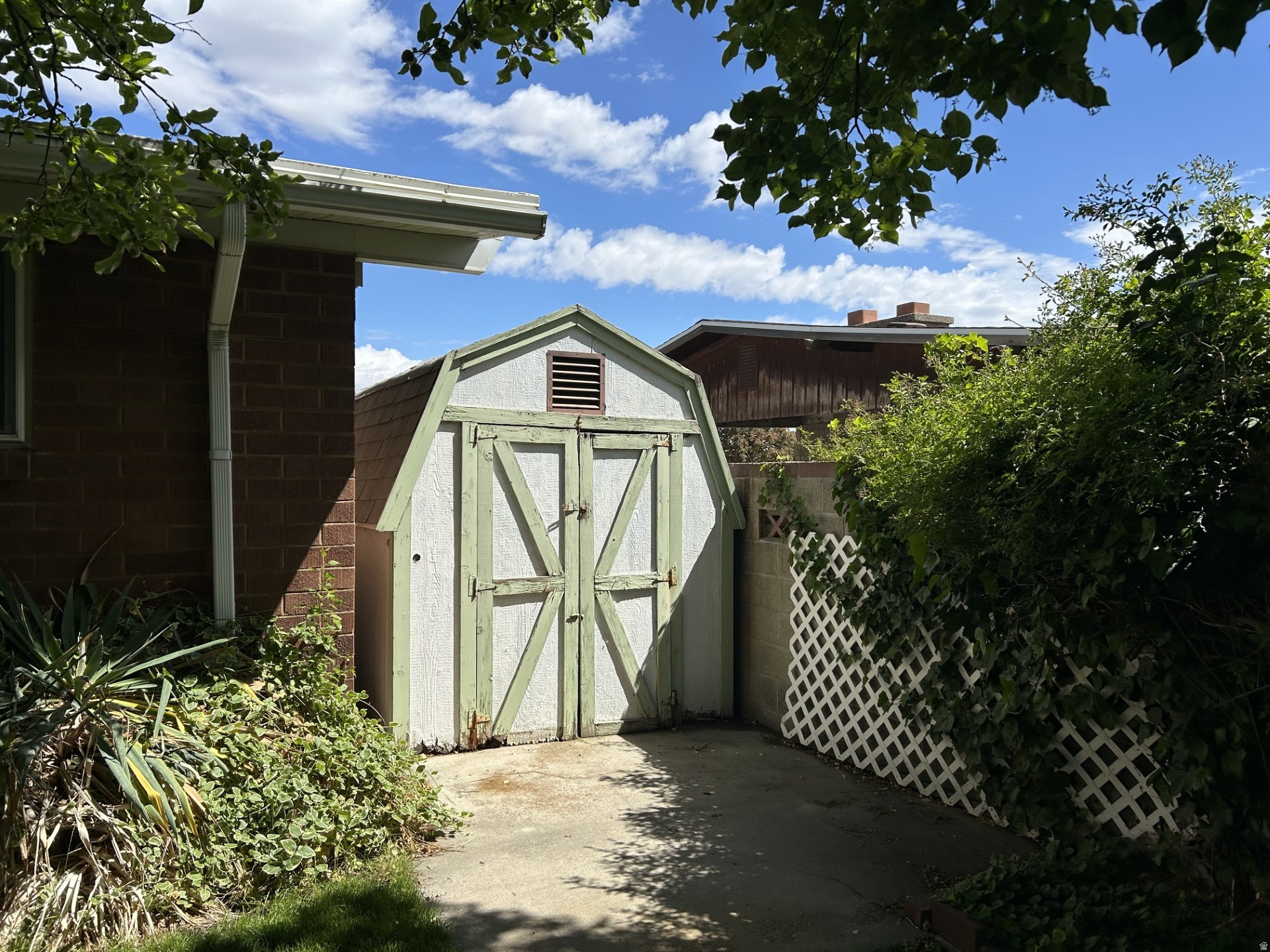 OQUIRRH HILLS - Residential