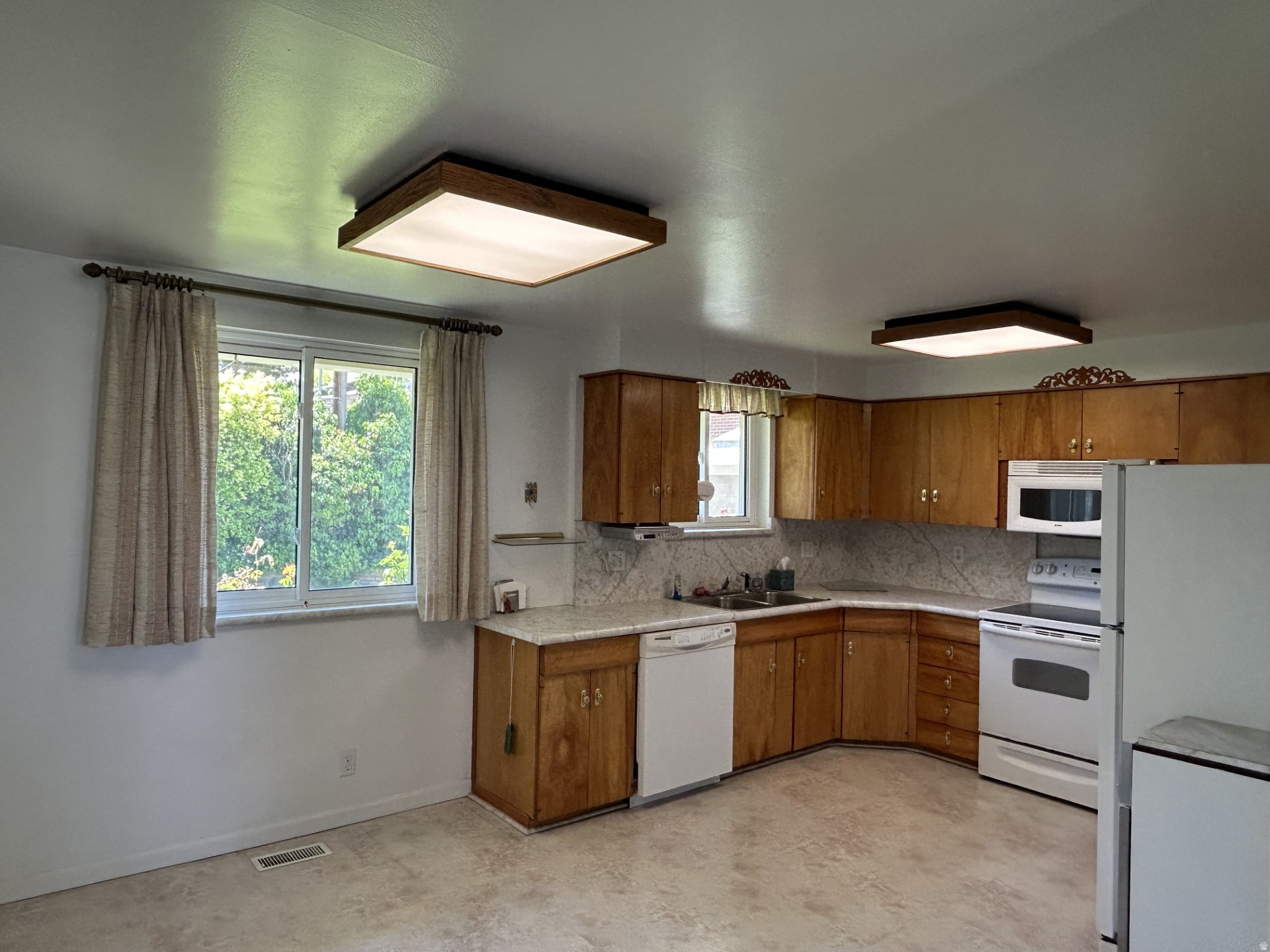 OQUIRRH HILLS - Residential