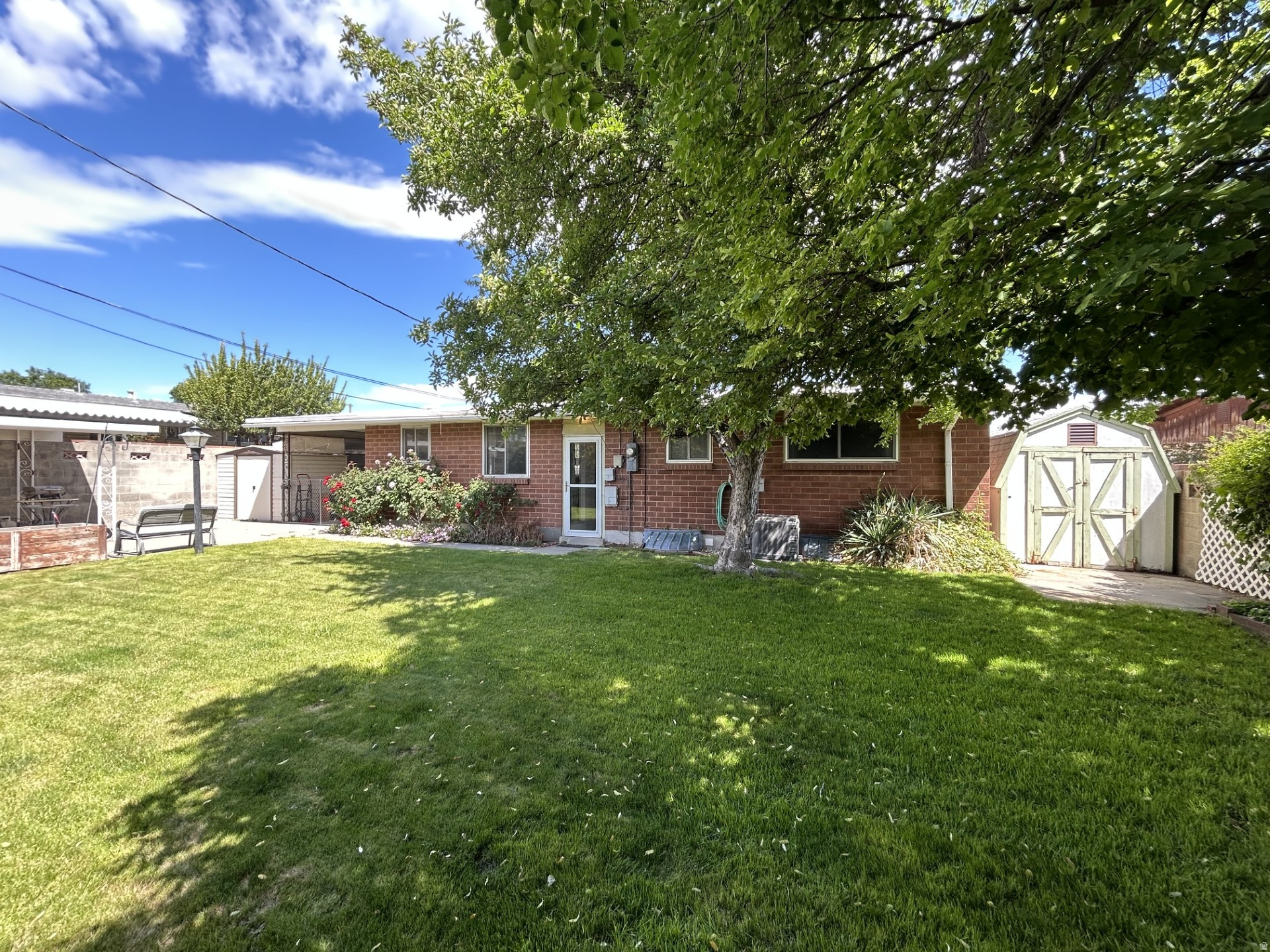 OQUIRRH HILLS - Residential