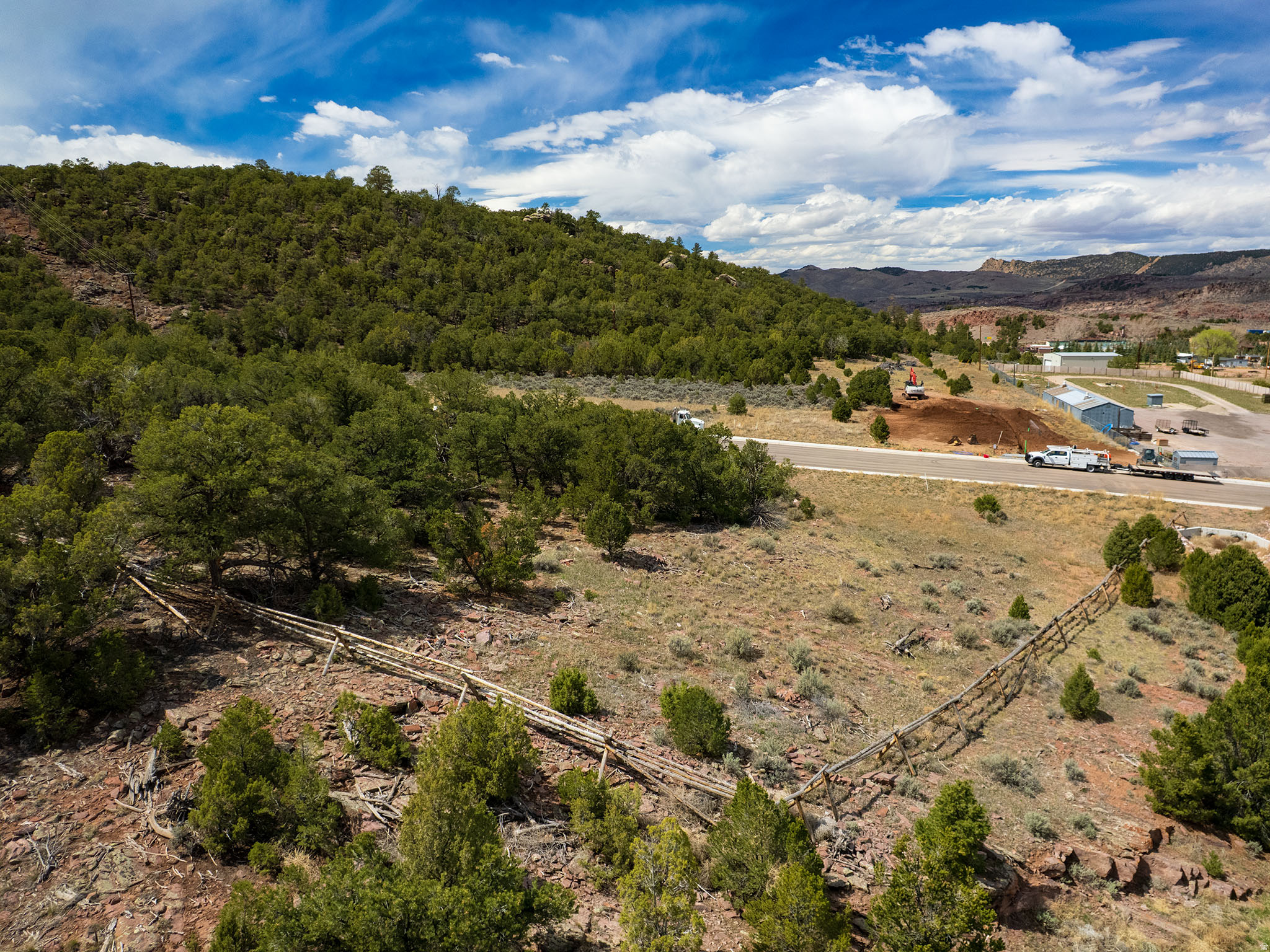 REDTAIL 2 - Land