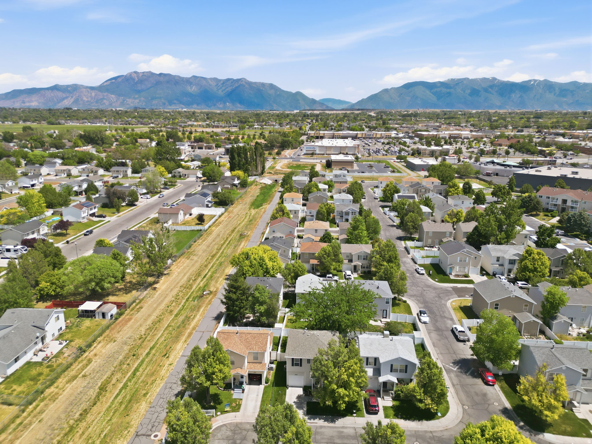 CLINTON TOWNE CENTER - Residential