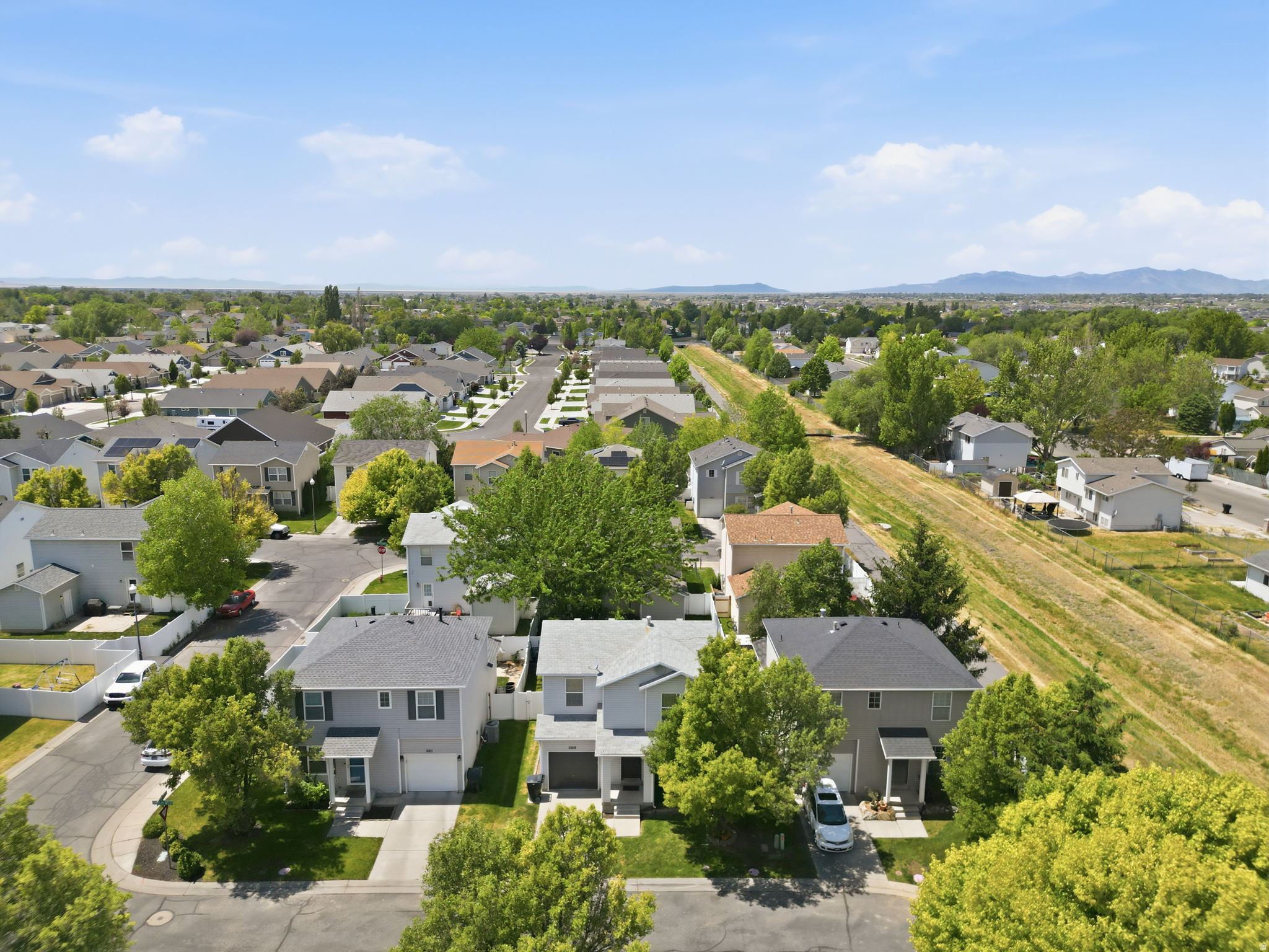 CLINTON TOWNE CENTER - Residential