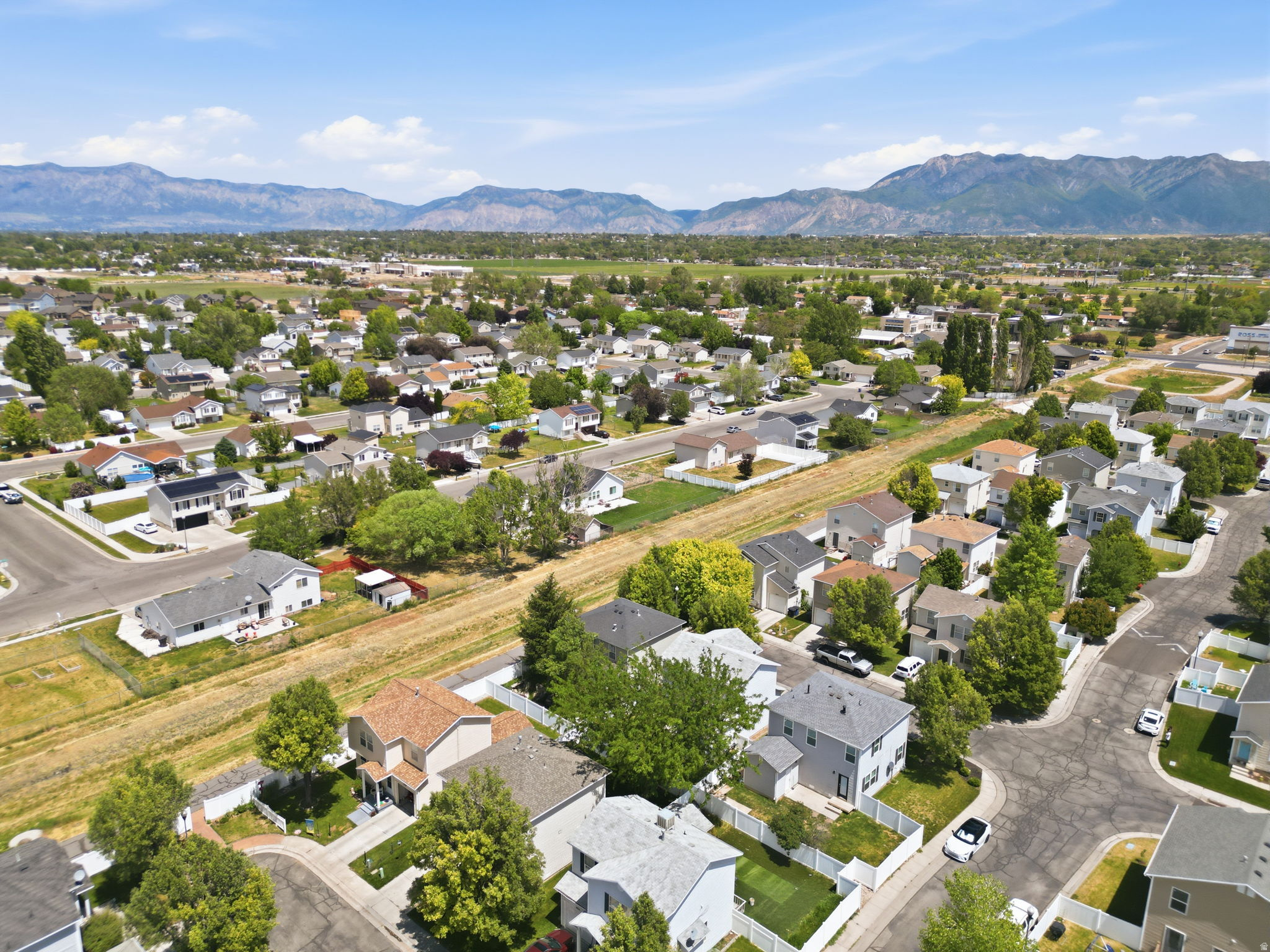 CLINTON TOWNE CENTER - Residential