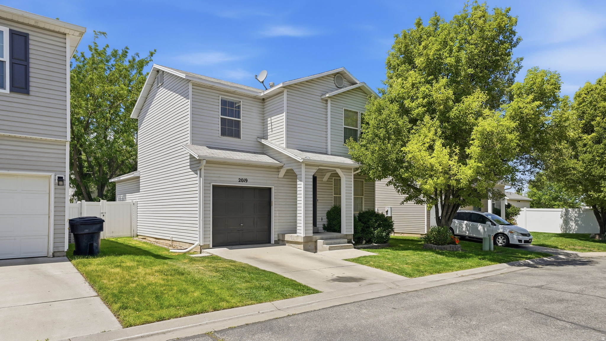 CLINTON TOWNE CENTER - Residential
