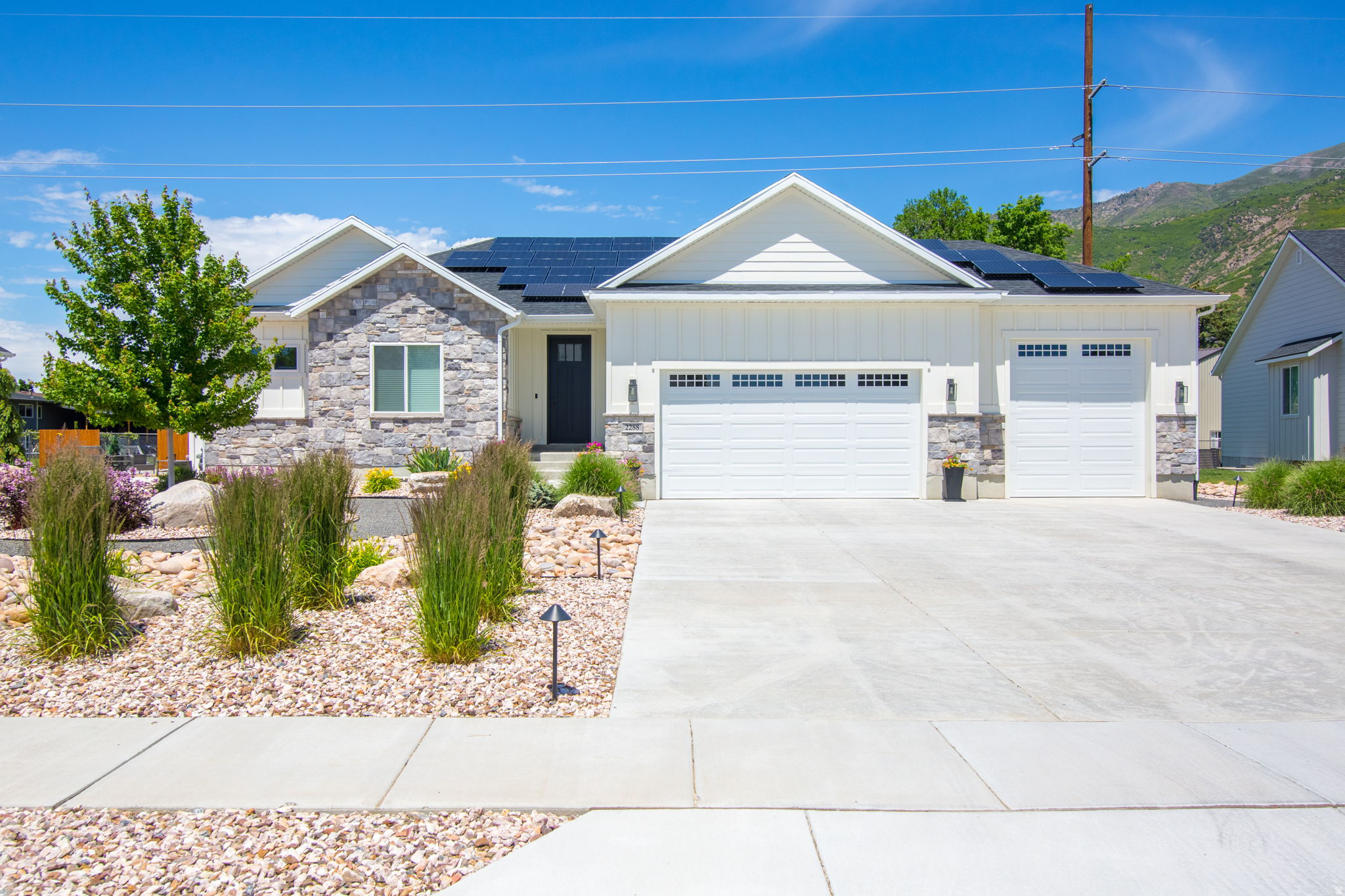 HIGHLANDS BLUFF - Residential