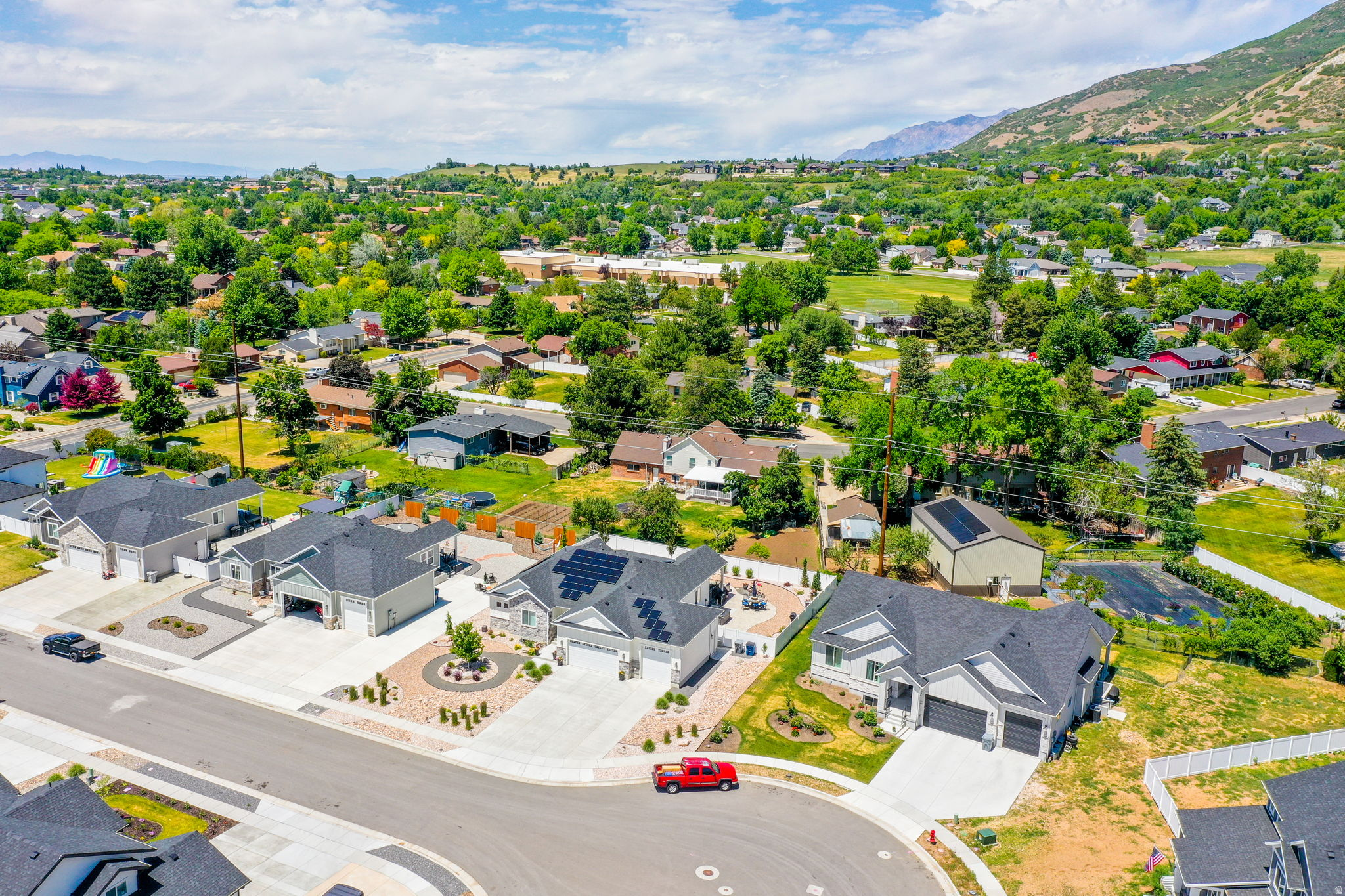 HIGHLANDS BLUFF - Residential