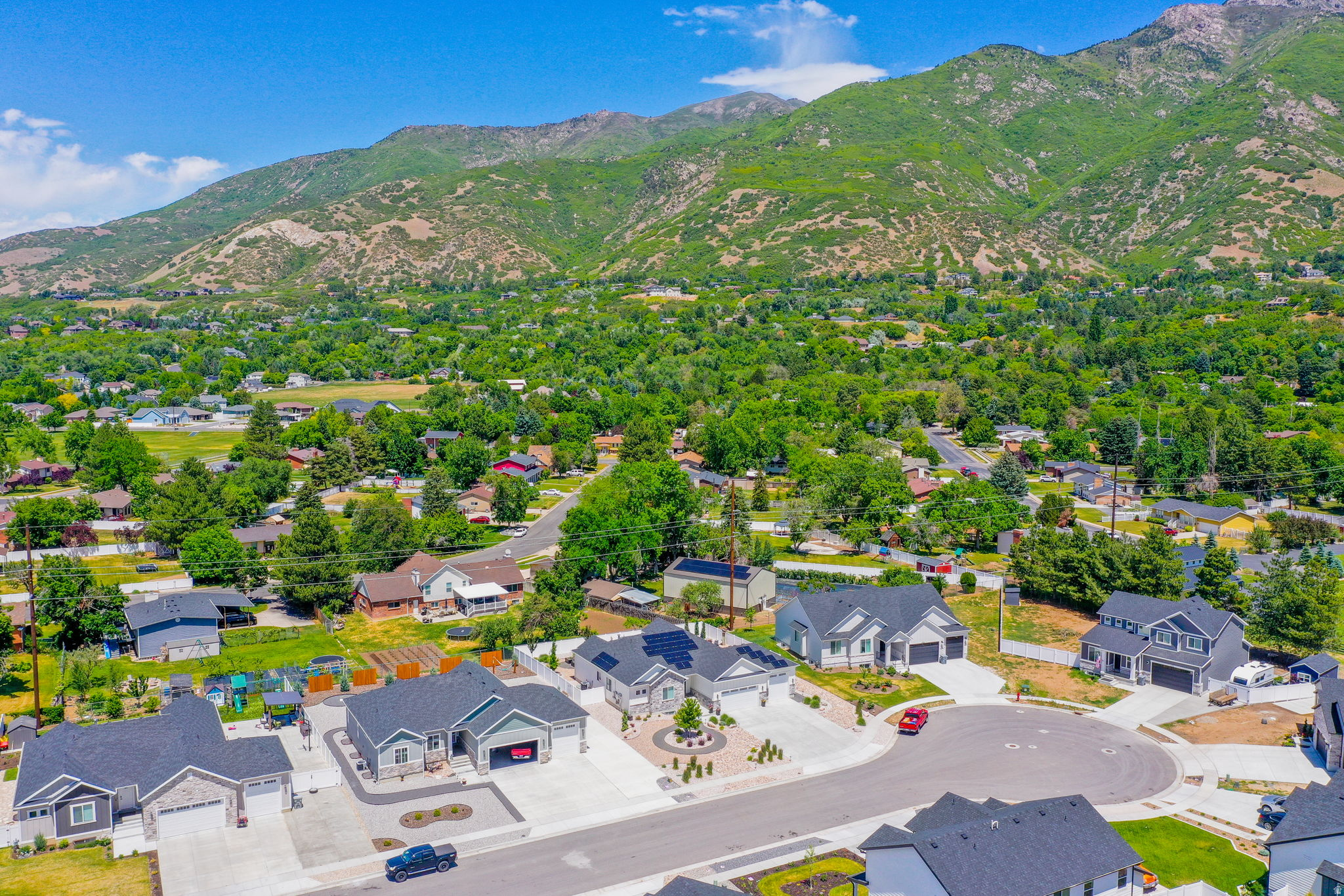 HIGHLANDS BLUFF - Residential
