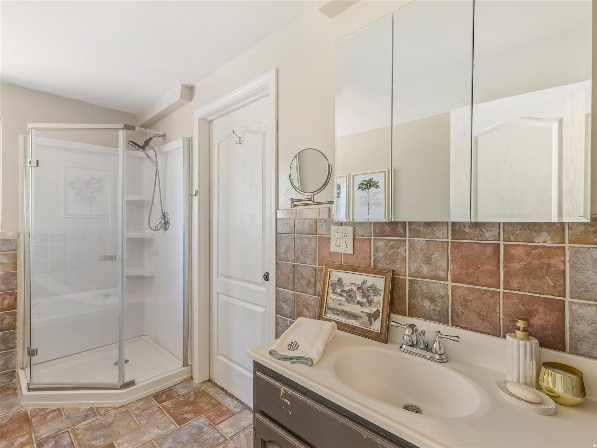WHITE CITY - Residential